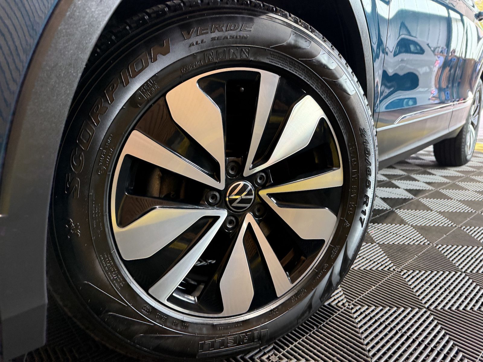 Fahrzeugabbildung Volkswagen Tiguan 1,5 TSI Move DSG *Navi*ACC*Kam*LED*AHK