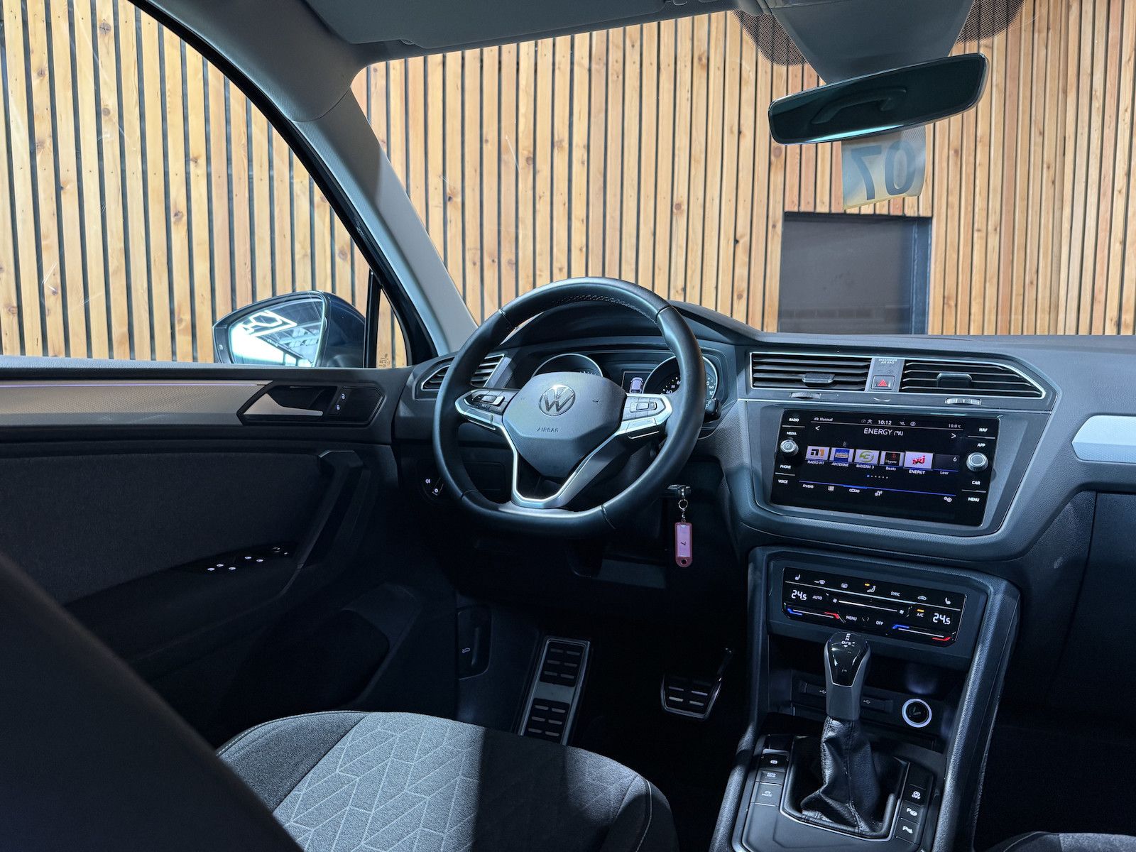 Fahrzeugabbildung Volkswagen Tiguan 1,5 TSI Move DSG *Navi*ACC*Kam*LED*AHK