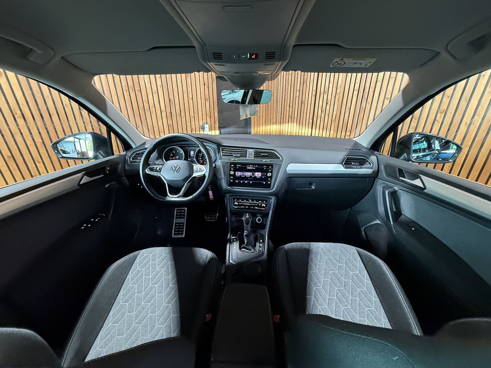 Fahrzeugabbildung Volkswagen Tiguan 1,5 TSI Move DSG *Navi*ACC*Kam*LED*AHK