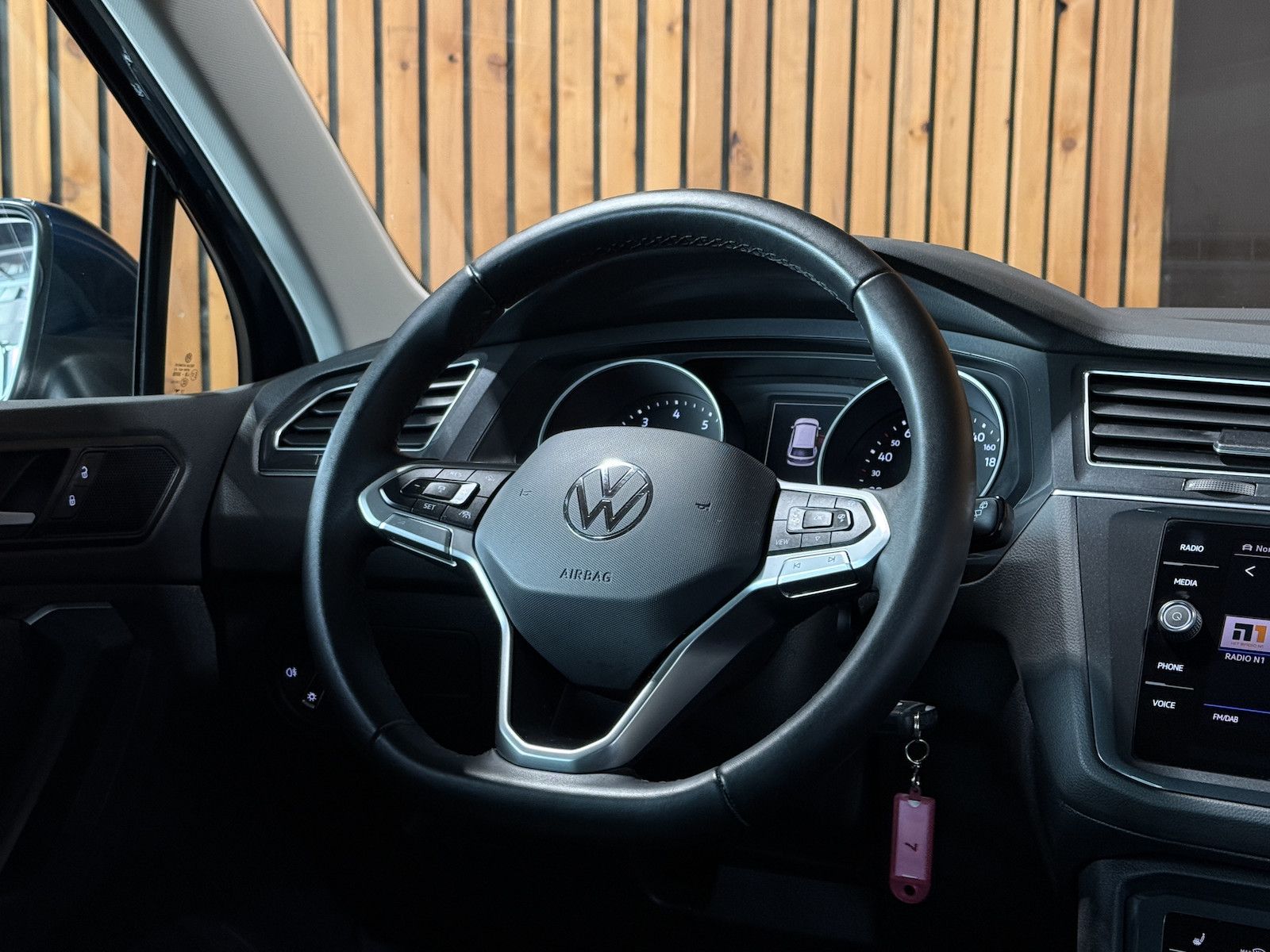 Fahrzeugabbildung Volkswagen Tiguan 1,5 TSI Move DSG *Navi*ACC*Kam*LED*AHK