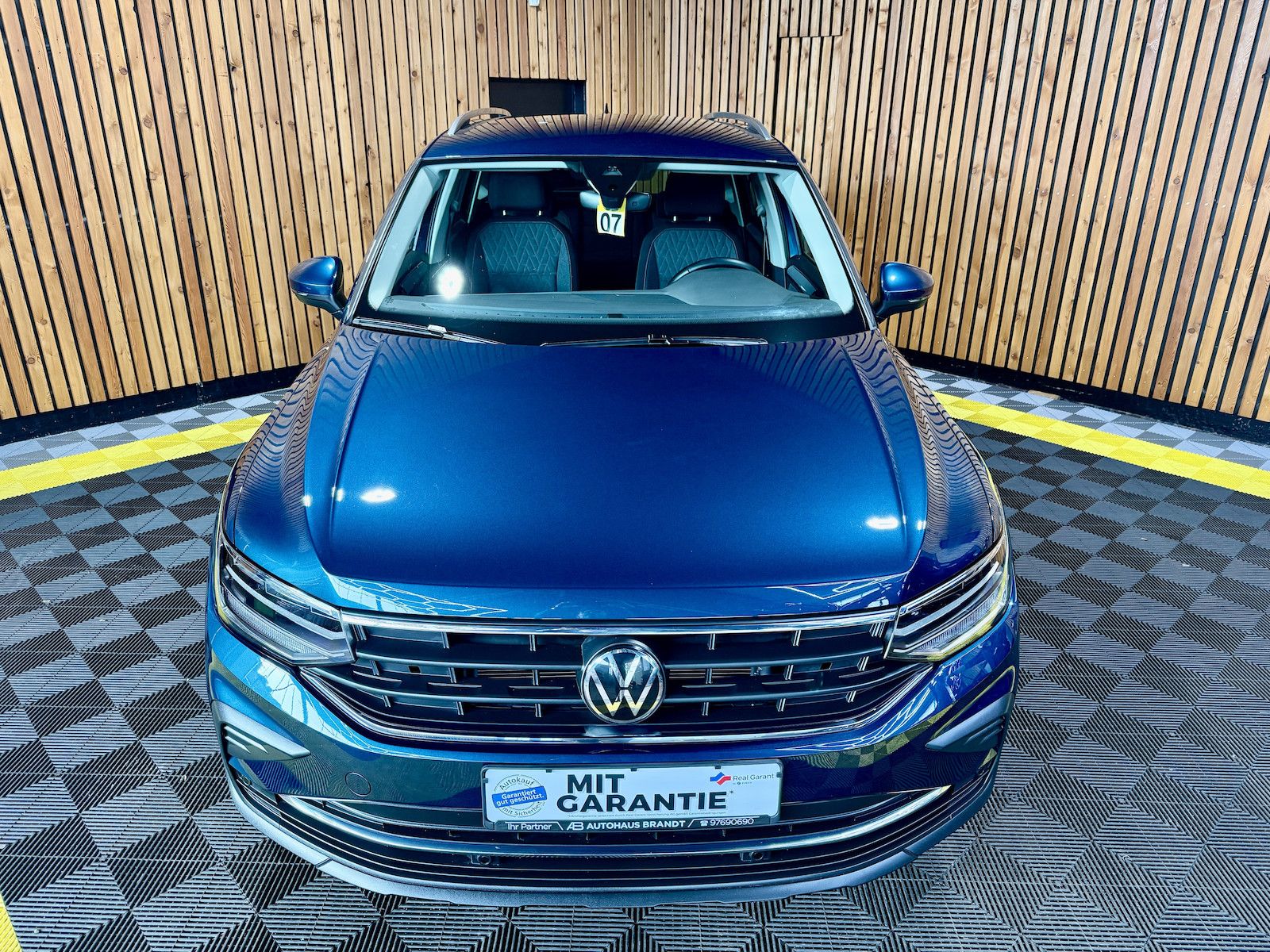 Fahrzeugabbildung Volkswagen Tiguan 1,5 TSI Move DSG *Navi*ACC*Kam*LED*AHK