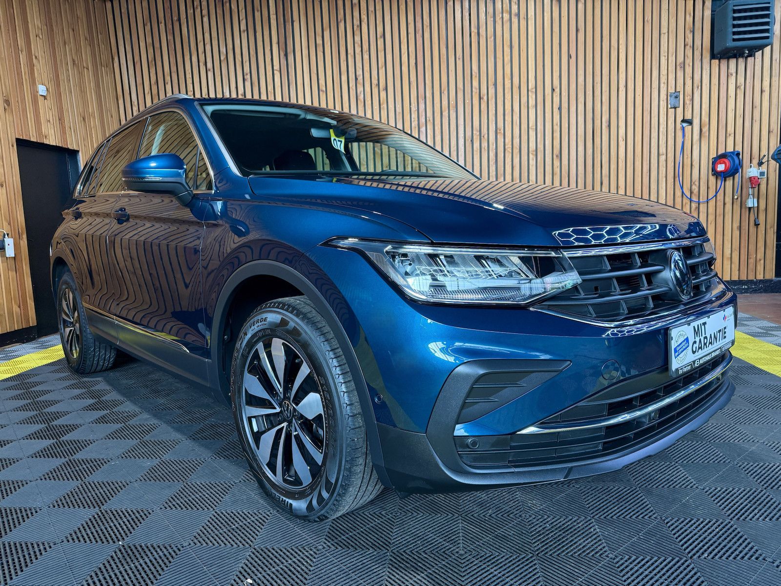 Fahrzeugabbildung Volkswagen Tiguan 1,5 TSI Move DSG *Navi*ACC*Kam*LED*AHK