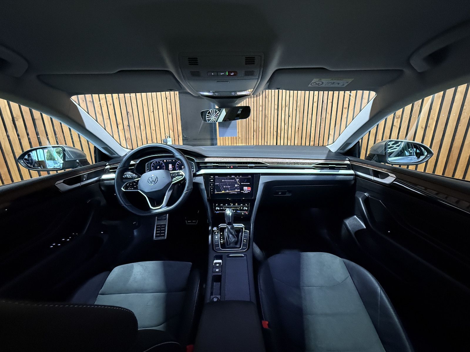Fahrzeugabbildung Volkswagen Arteon SB. 2,0 TSI DSG *Navi*LED*Virtual*Kam*AHK