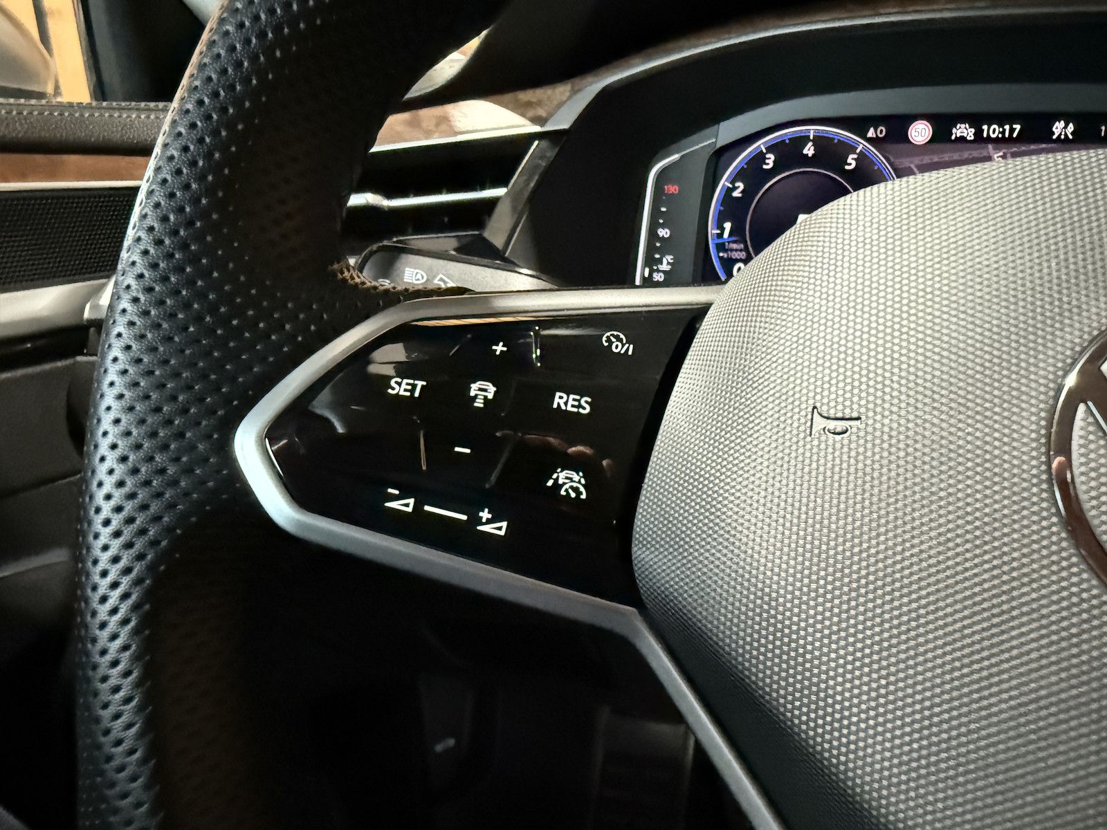 Fahrzeugabbildung Volkswagen Arteon SB. 2,0 TSI DSG *Navi*LED*Virtual*Kam*AHK