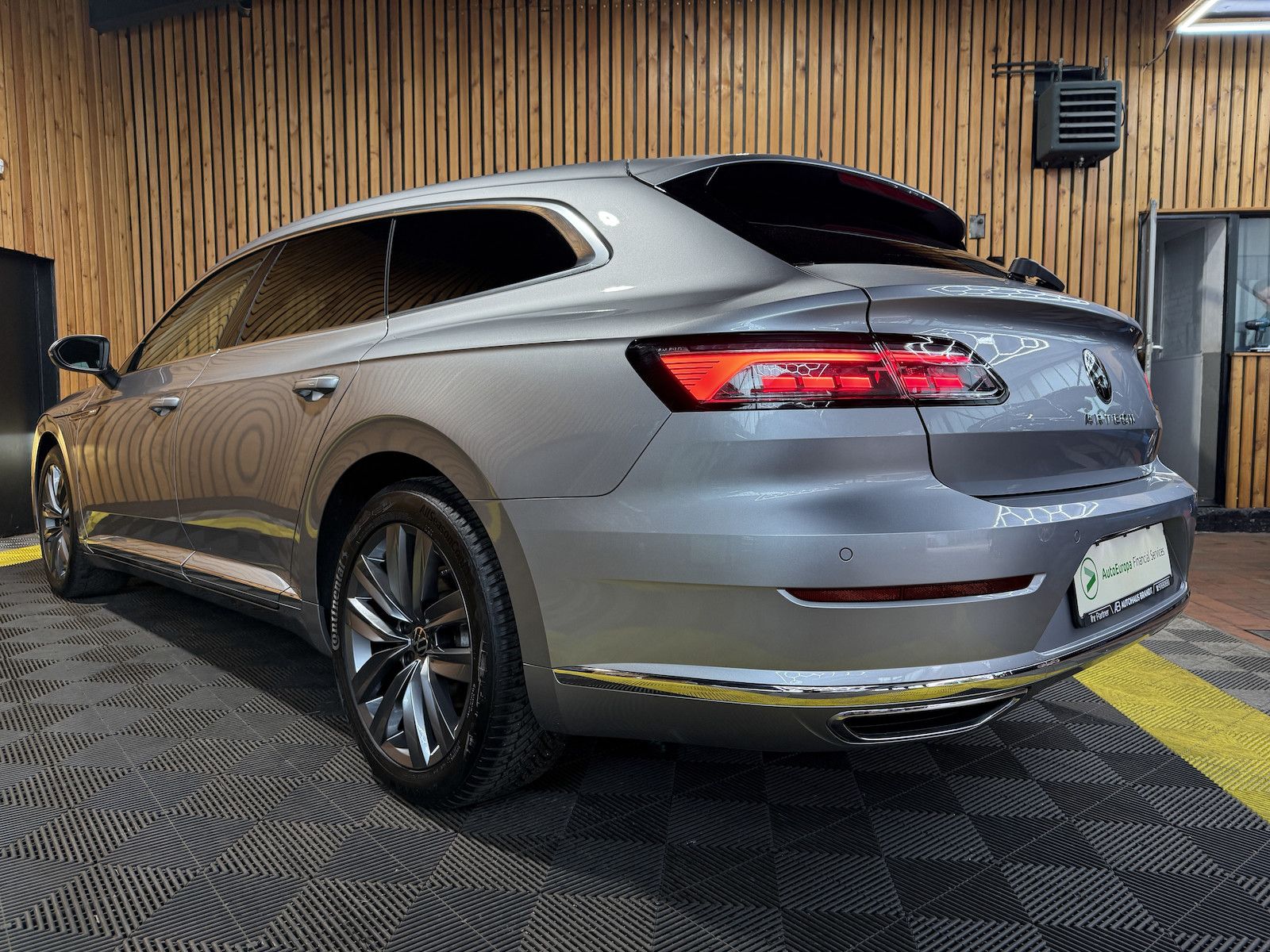 Fahrzeugabbildung Volkswagen Arteon SB. 2,0 TSI DSG *Navi*LED*Virtual*Kam*AHK