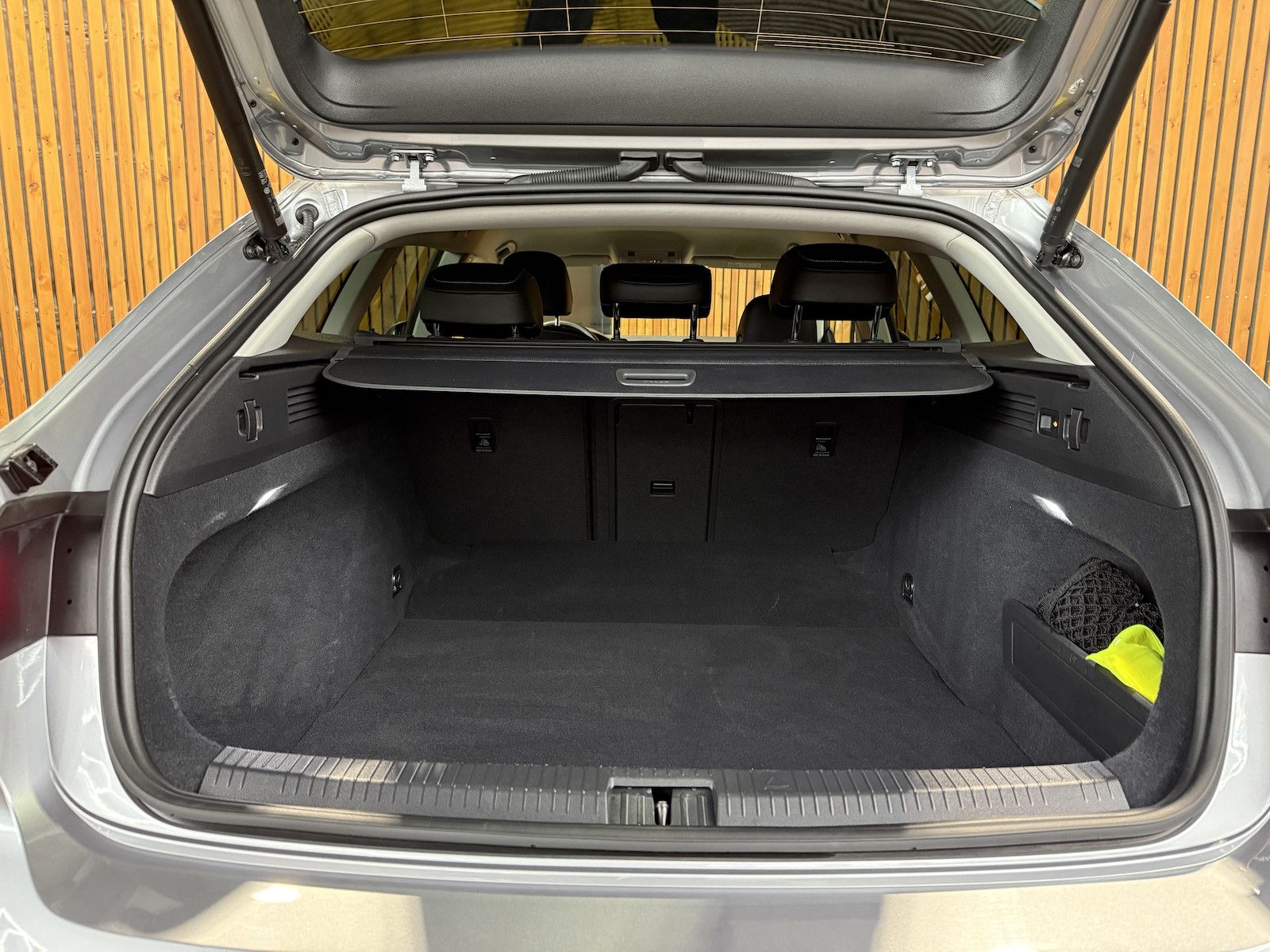 Fahrzeugabbildung Volkswagen Arteon SB. 2,0 TSI DSG *Navi*LED*Virtual*Kam*AHK
