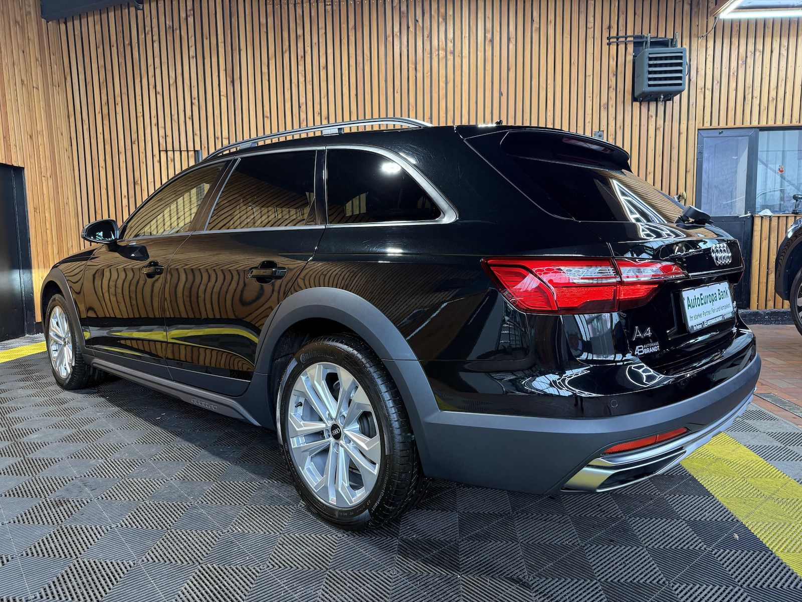 Fahrzeugabbildung Audi A4 Allroad 40TDI qu. Aut. Navi*LED*Leder*Kam*AHK