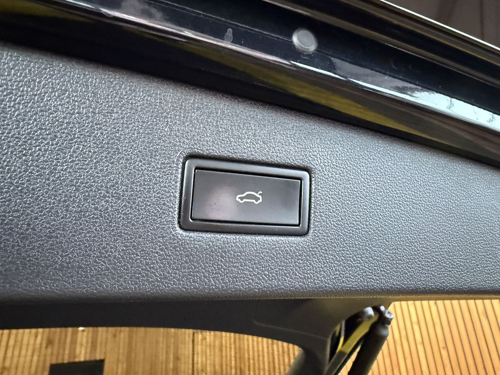 Fahrzeugabbildung Volkswagen Tiguan Allspace 2,0 TDI Move 4M DSG Navi*Kam*AHK