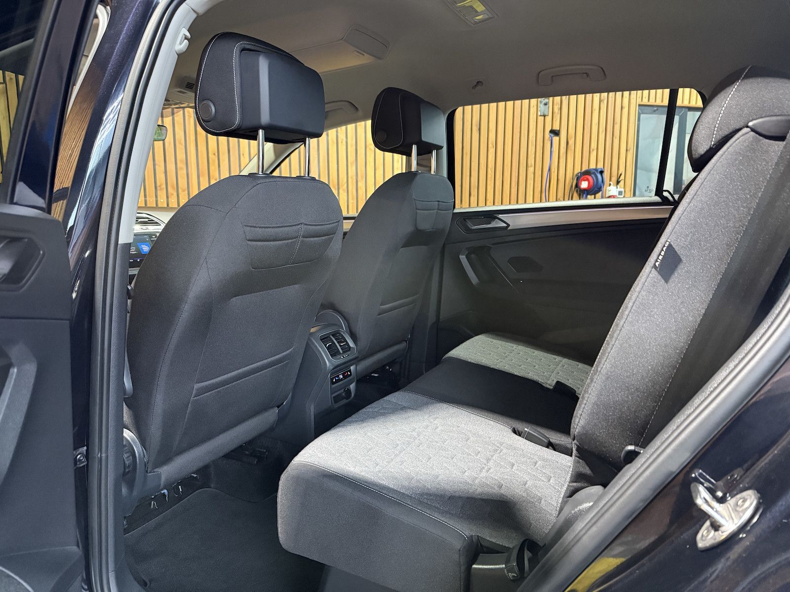 Fahrzeugabbildung Volkswagen Tiguan Allspace 2,0 TDI Move 4M DSG Navi*Kam*AHK