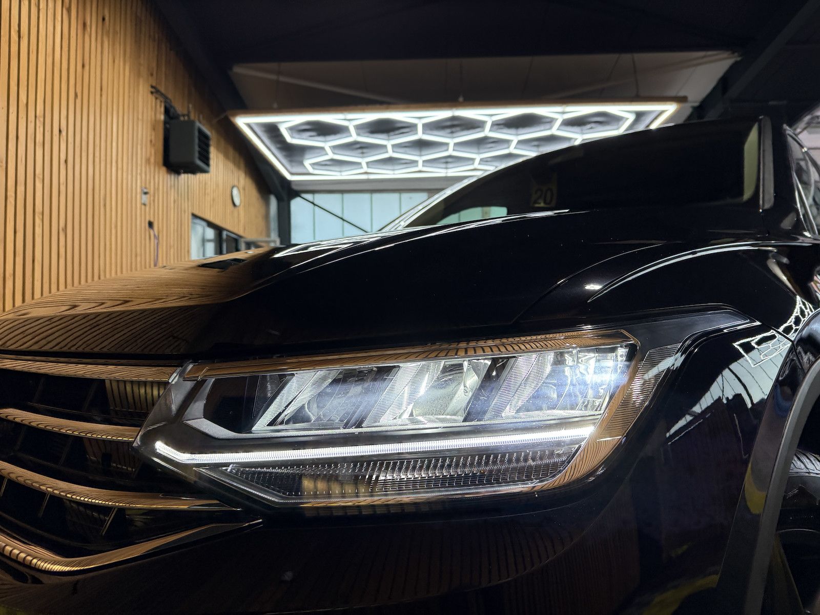Fahrzeugabbildung Volkswagen Tiguan Allspace 2,0 TDI Move 4M DSG Navi*Kam*AHK