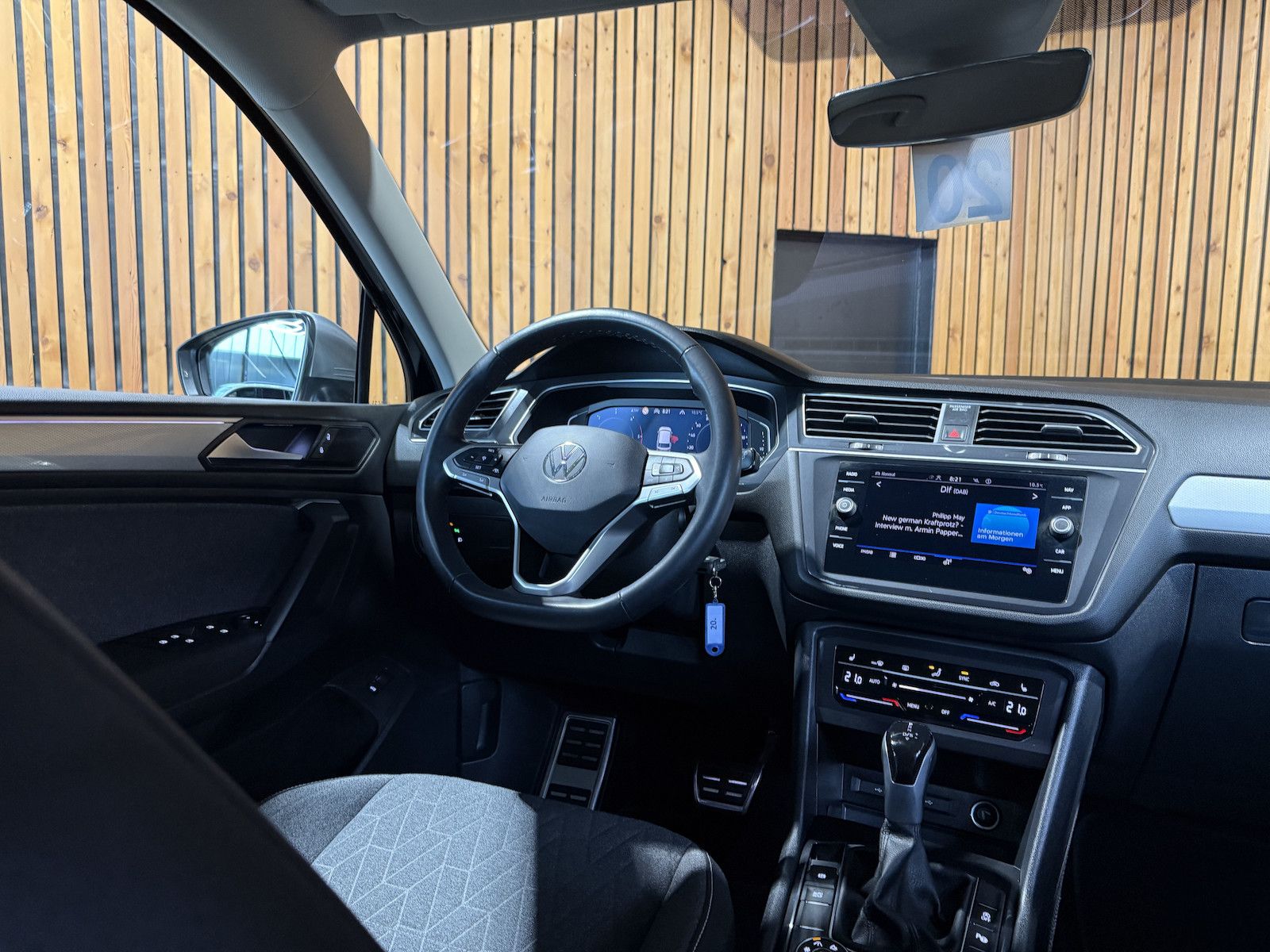 Fahrzeugabbildung Volkswagen Tiguan Allspace 2,0 TDI Move 4M DSG Navi*Kam*AHK