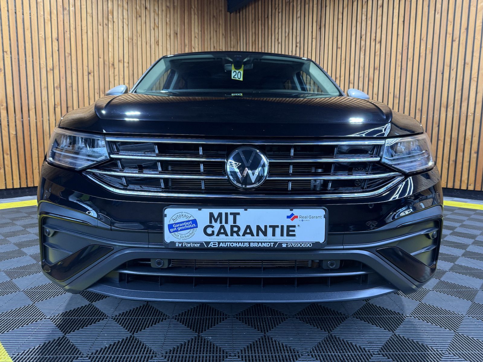 Fahrzeugabbildung Volkswagen Tiguan Allspace 2,0 TDI Move 4M DSG Navi*Kam*AHK