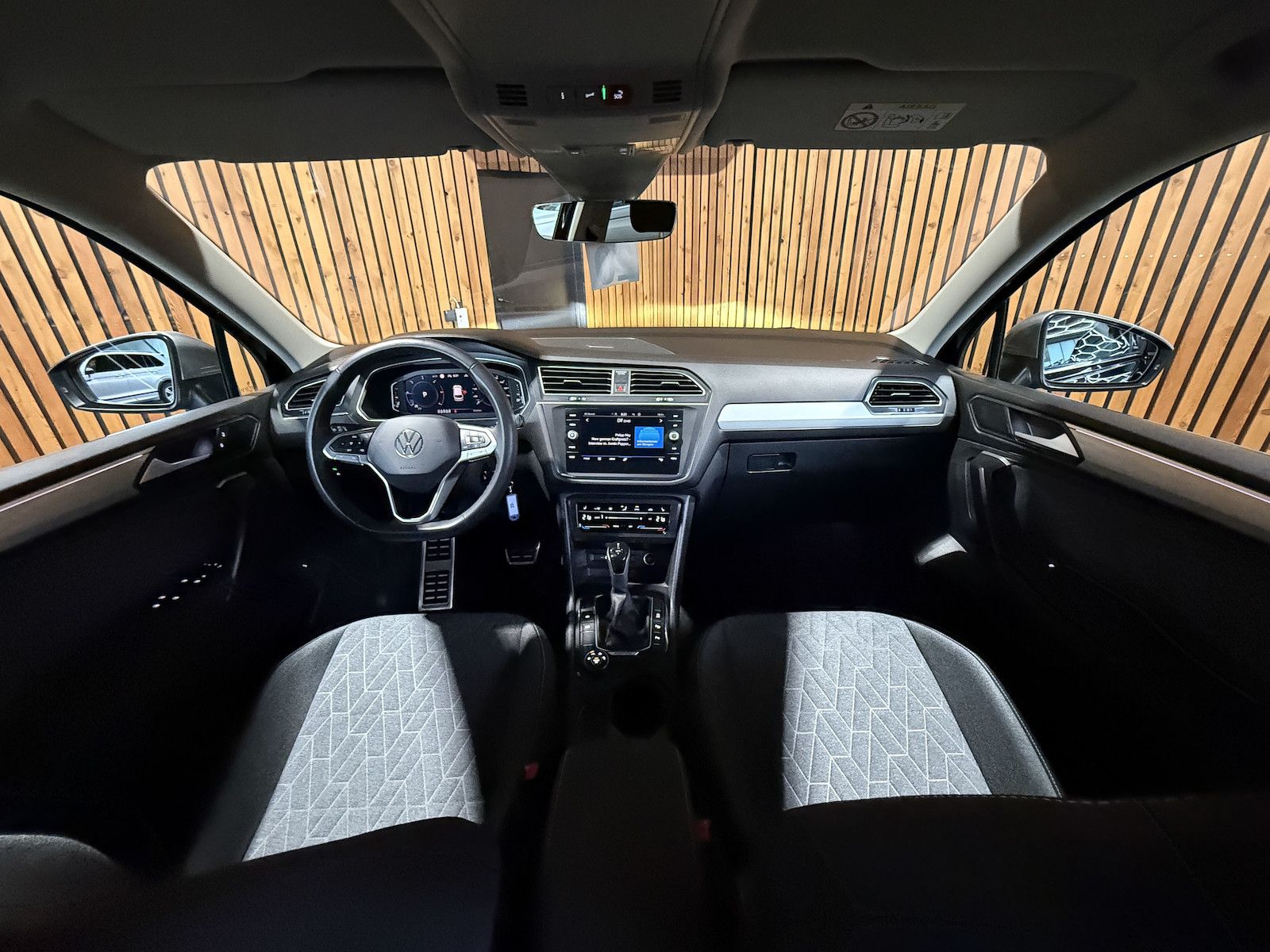 Fahrzeugabbildung Volkswagen Tiguan Allspace 2,0 TDI Move 4M DSG Navi*Kam*AHK
