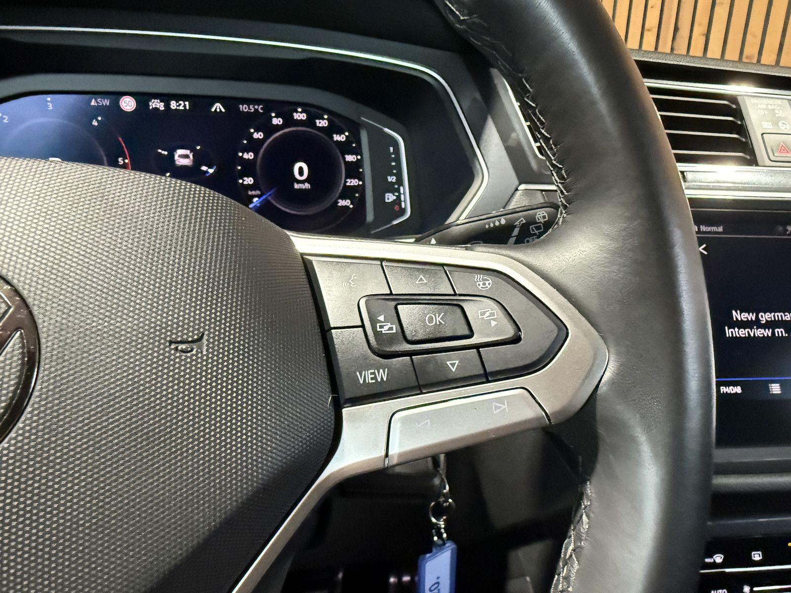 Fahrzeugabbildung Volkswagen Tiguan Allspace 2,0 TDI Move 4M DSG Navi*Kam*AHK