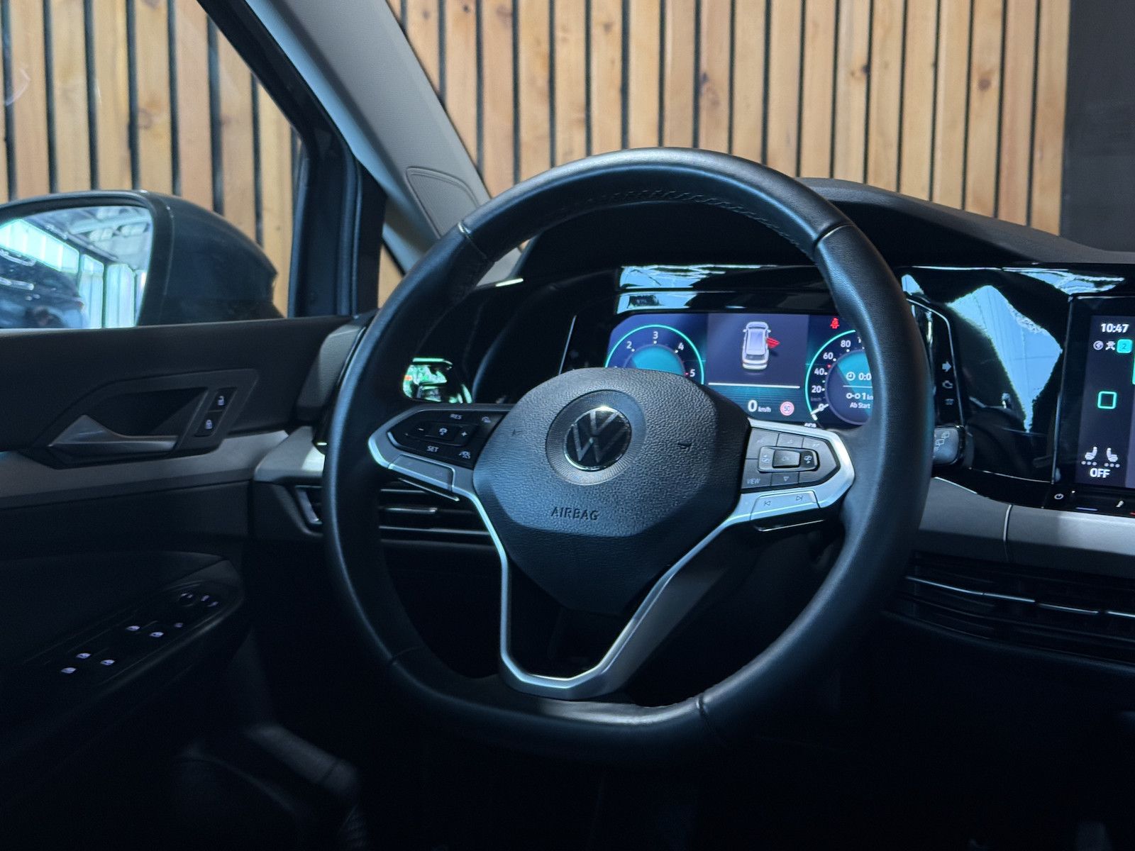 Fahrzeugabbildung Volkswagen Golf Variant 2,0 TDI DSG Life *Navi*ACC*LED*Kam*