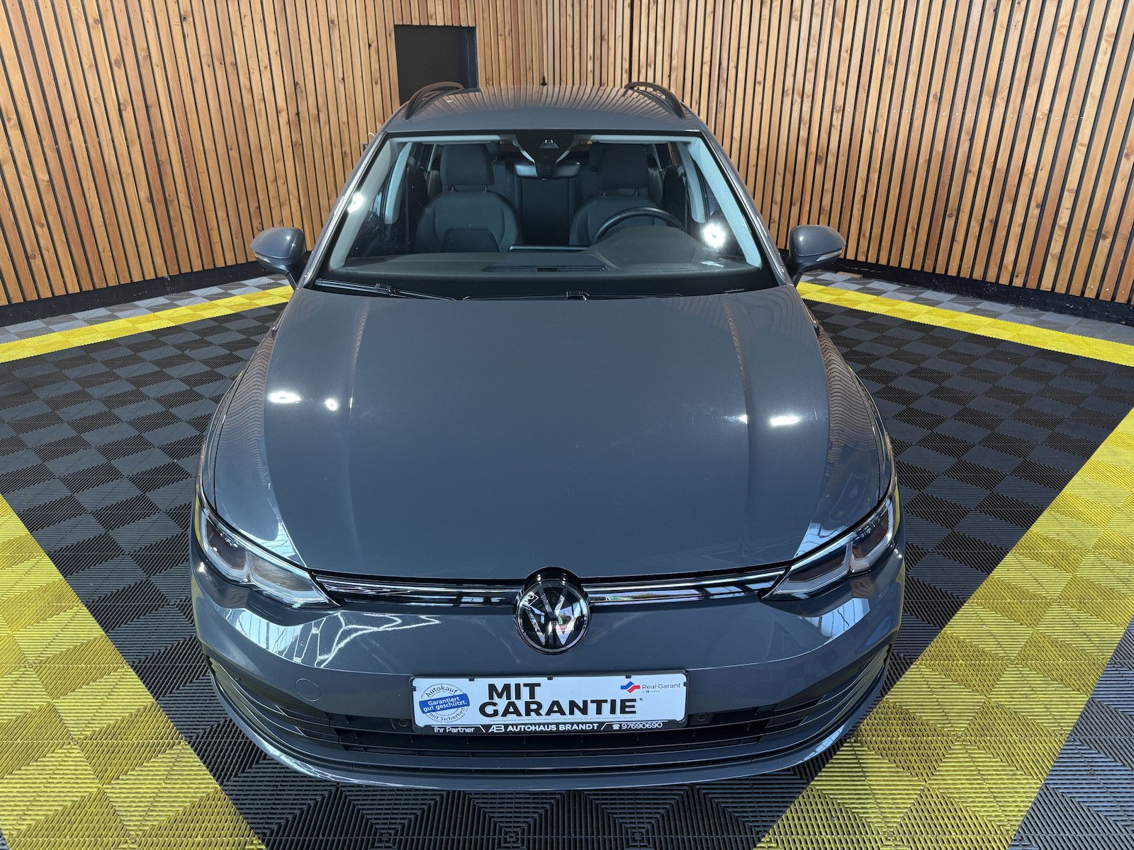 Fahrzeugabbildung Volkswagen Golf Variant 2,0 TDI DSG Life *Navi*ACC*LED*Kam*