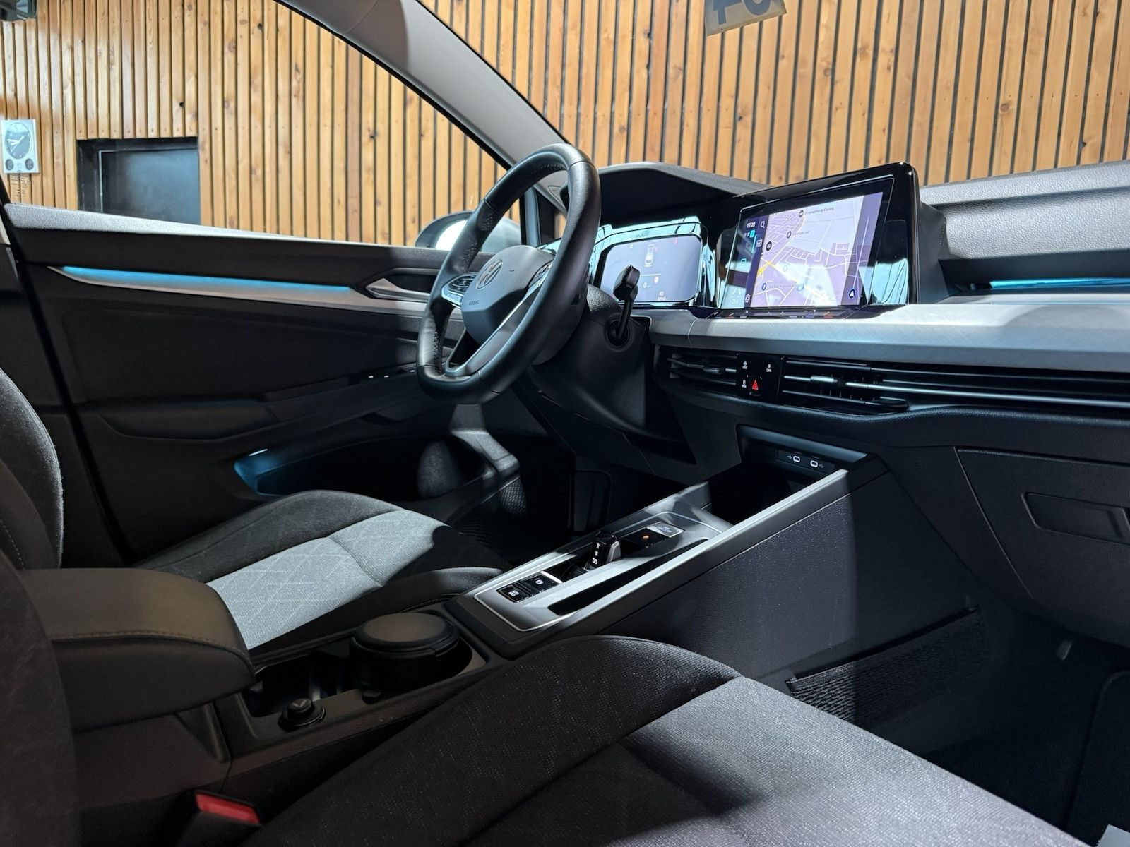 Fahrzeugabbildung Volkswagen Golf Variant 2,0 TDI DSG *Navi*LED*ACC*Kam*AHK*