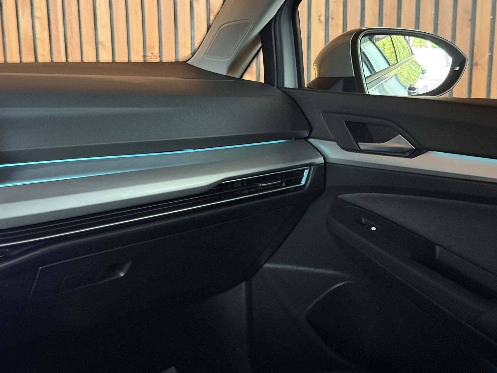 Fahrzeugabbildung Volkswagen Golf Variant 2,0 TDI DSG *Navi*LED*ACC*Kam*AHK*