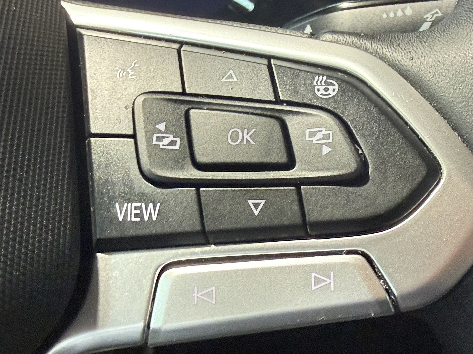 Fahrzeugabbildung Volkswagen Golf Variant 2,0 TDI DSG *Navi*LED*ACC*Kam*AHK*