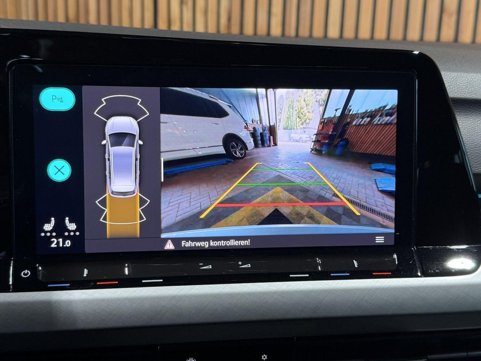 Fahrzeugabbildung Volkswagen Golf Variant 2,0 TDI DSG *Navi*LED*ACC*Kam*AHK*