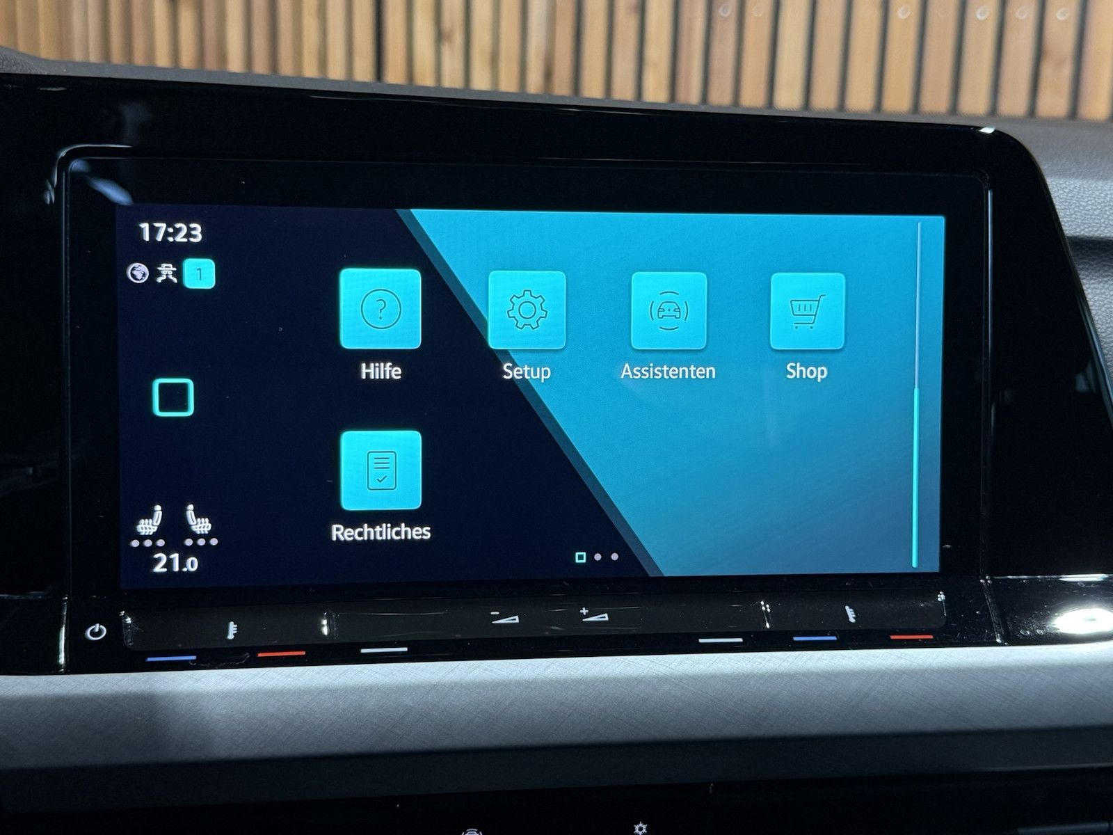 Fahrzeugabbildung Volkswagen Golf Variant 2,0 TDI DSG *Navi*LED*ACC*Kam*AHK*