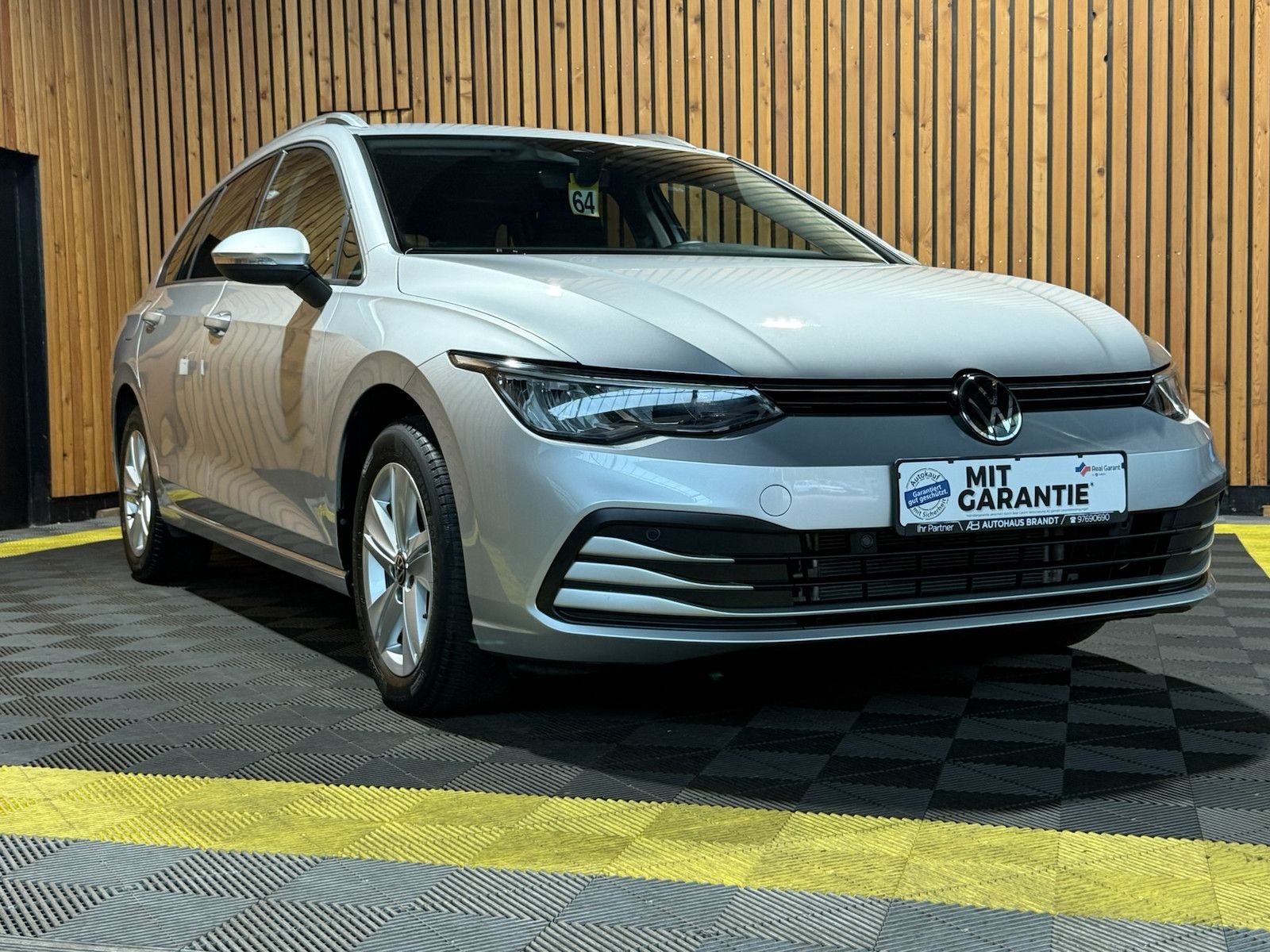 Fahrzeugabbildung Volkswagen Golf Variant 2,0 TDI DSG *Navi*LED*ACC*Kam*AHK*