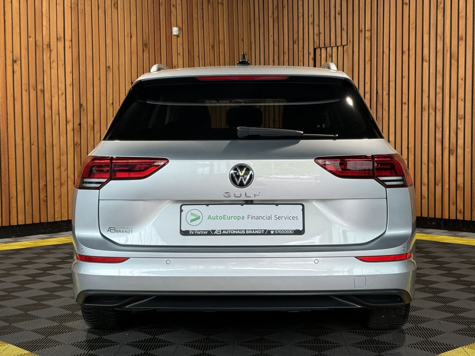 Fahrzeugabbildung Volkswagen Golf Variant 2,0 TDI DSG *Navi*LED*ACC*Kam*AHK*