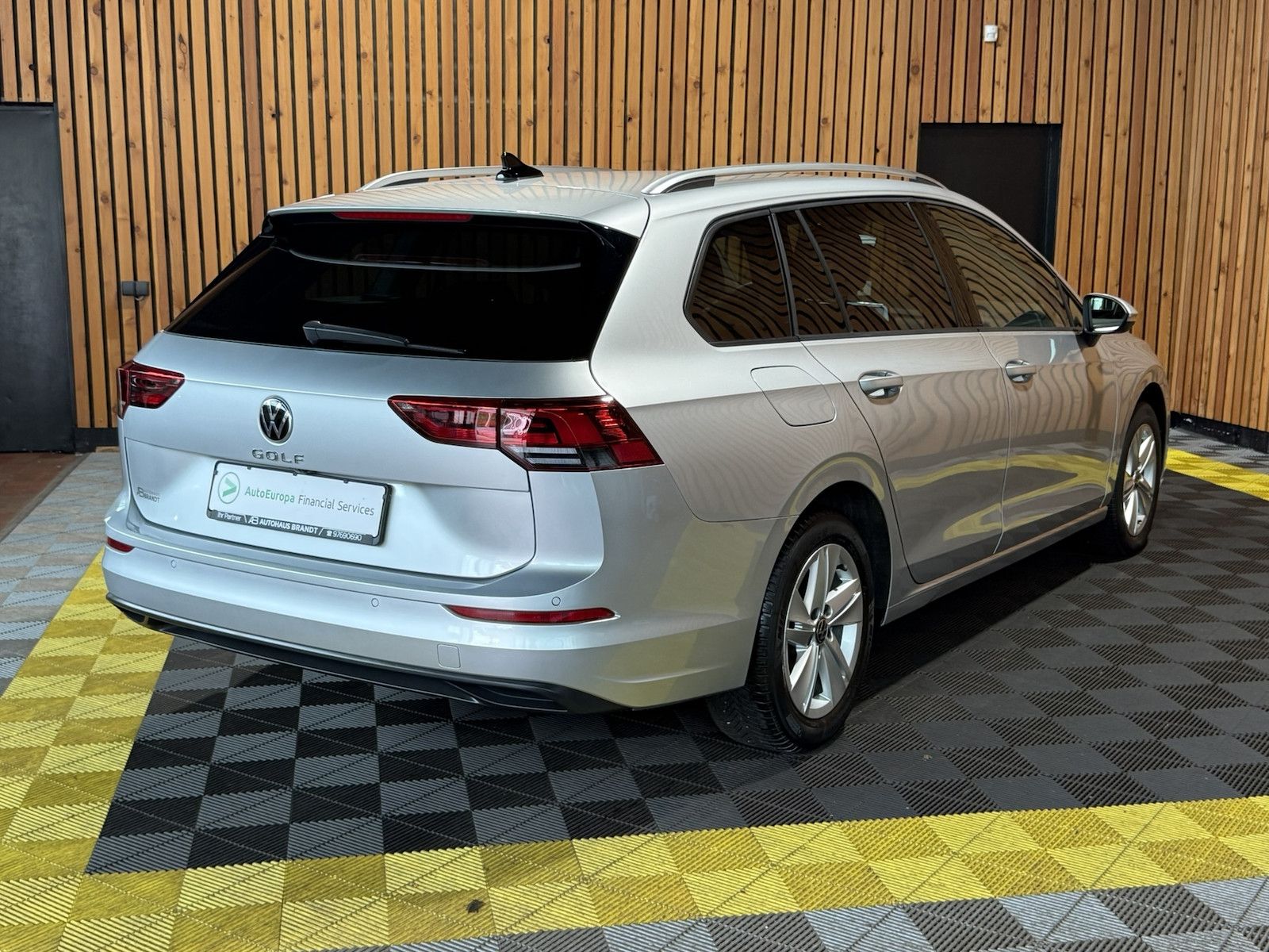Fahrzeugabbildung Volkswagen Golf Variant 2,0 TDI DSG *Navi*LED*ACC*Kam*AHK*