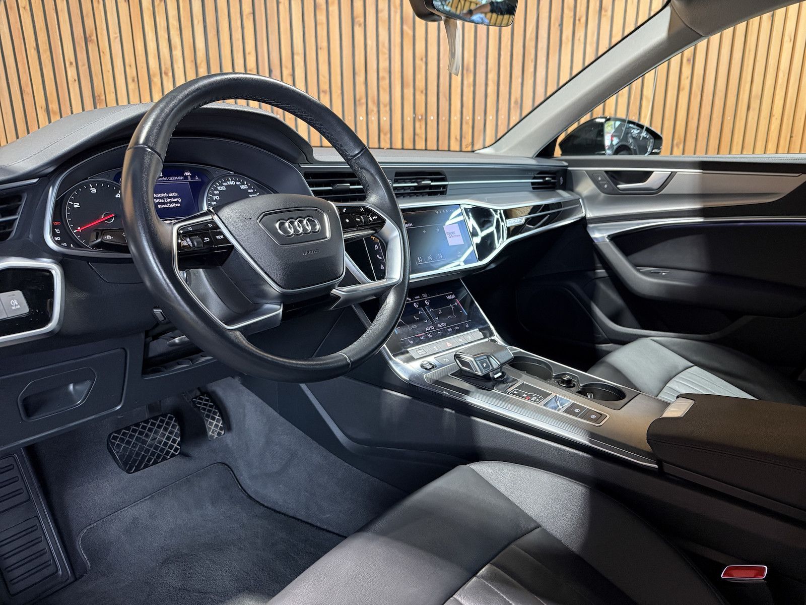 Fahrzeugabbildung Audi A6 Avant 2,0 TDI qu. *Navi*ACC*LED*AHK*Leder*