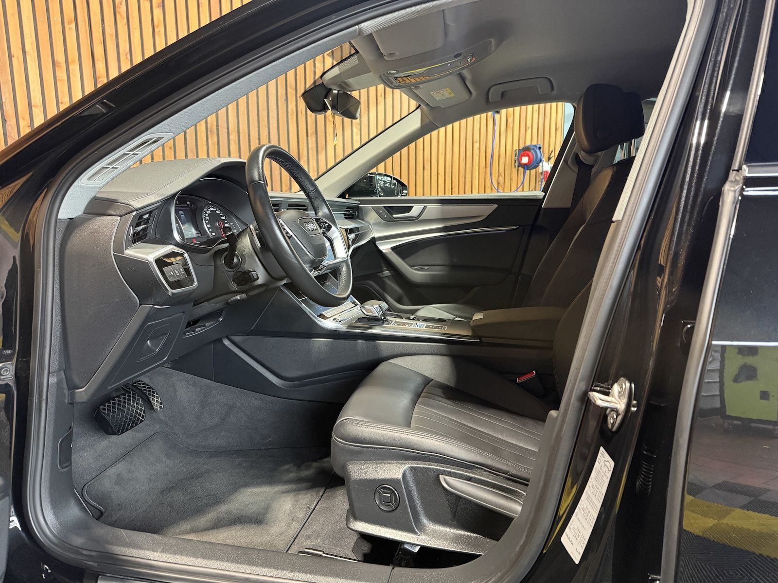 Fahrzeugabbildung Audi A6 Avant 2,0 TDI qu. *Navi*ACC*LED*AHK*Leder*
