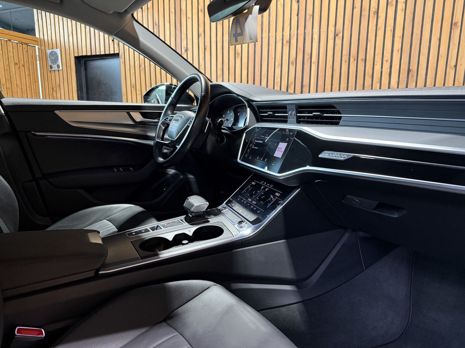 Fahrzeugabbildung Audi A6 Avant 2,0 TDI qu. *Navi*ACC*LED*AHK*Leder*
