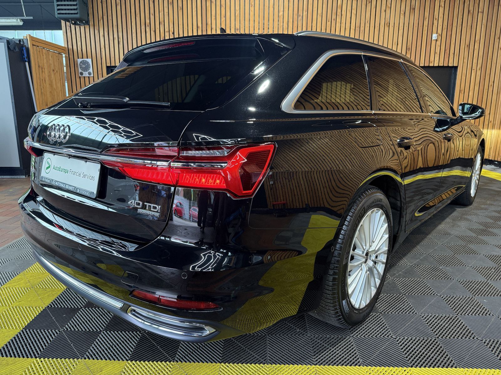 Fahrzeugabbildung Audi A6 Avant 2,0 TDI qu. *Navi*ACC*LED*AHK*Leder*