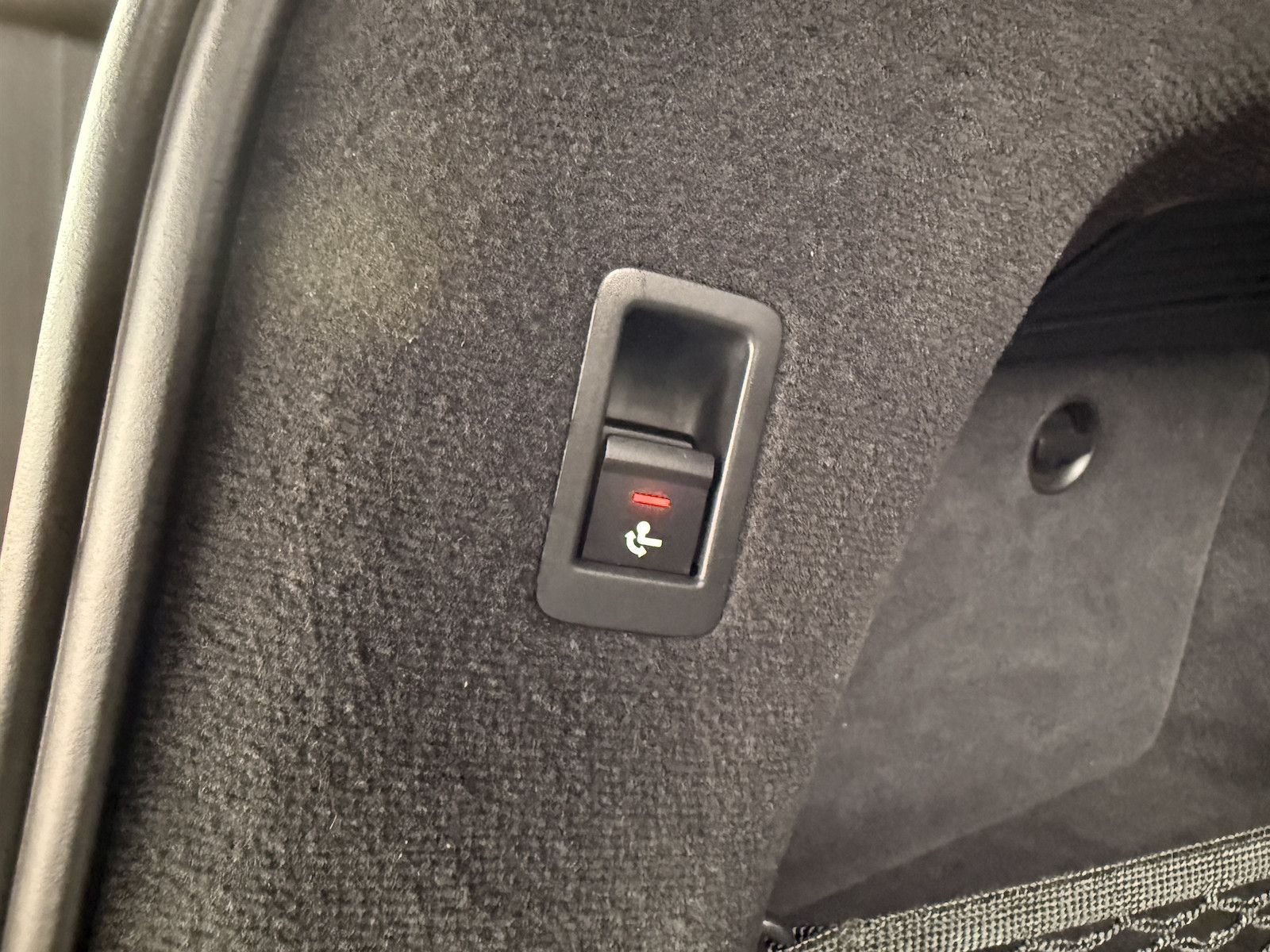 Fahrzeugabbildung Audi A6 Avant 2,0 TDI qu. *Navi*ACC*LED*AHK*Leder*