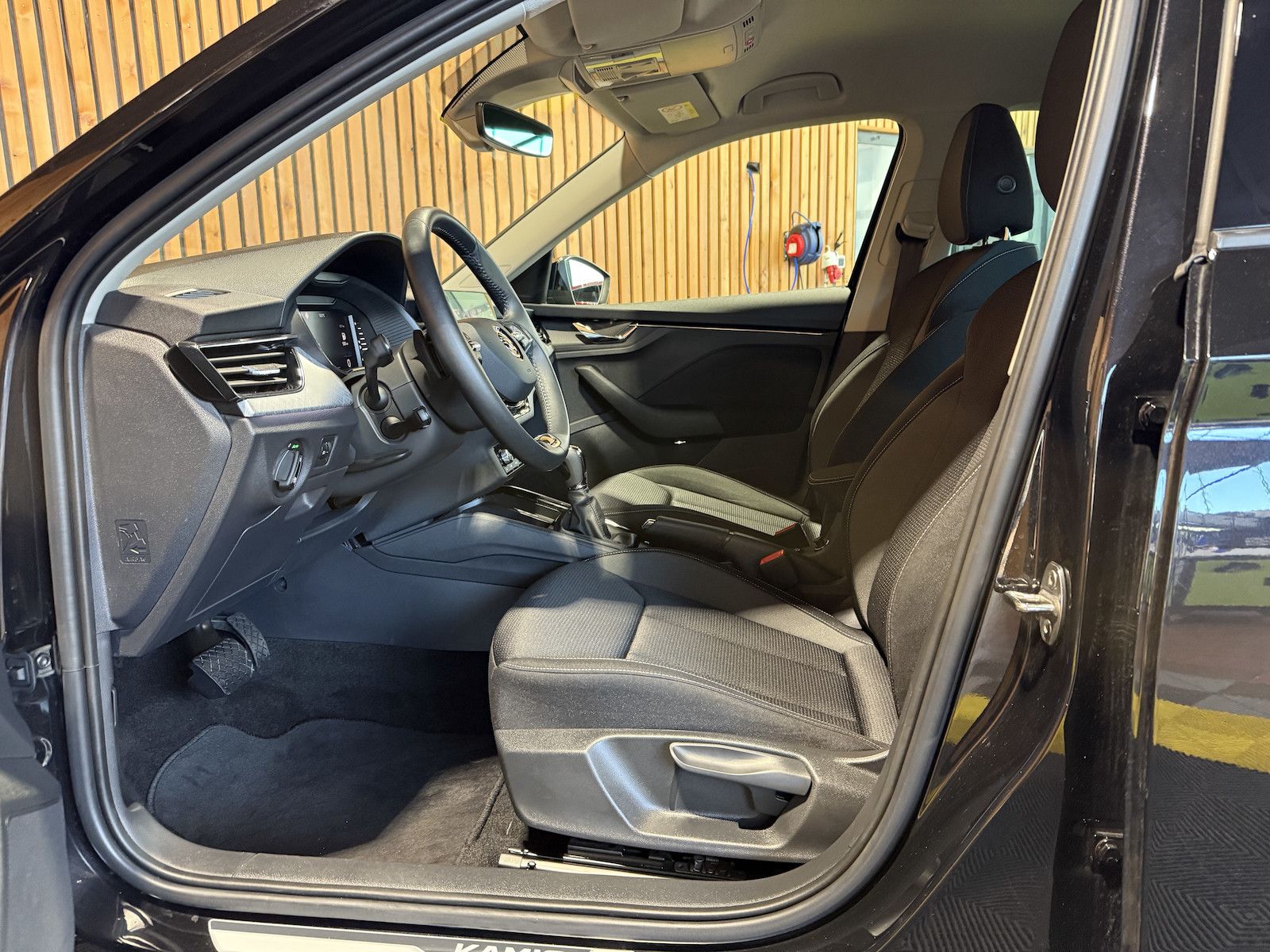 Fahrzeugabbildung SKODA Kamiq TSI Tour DSG *Navi*LED*Kam*Virtual*ACC*