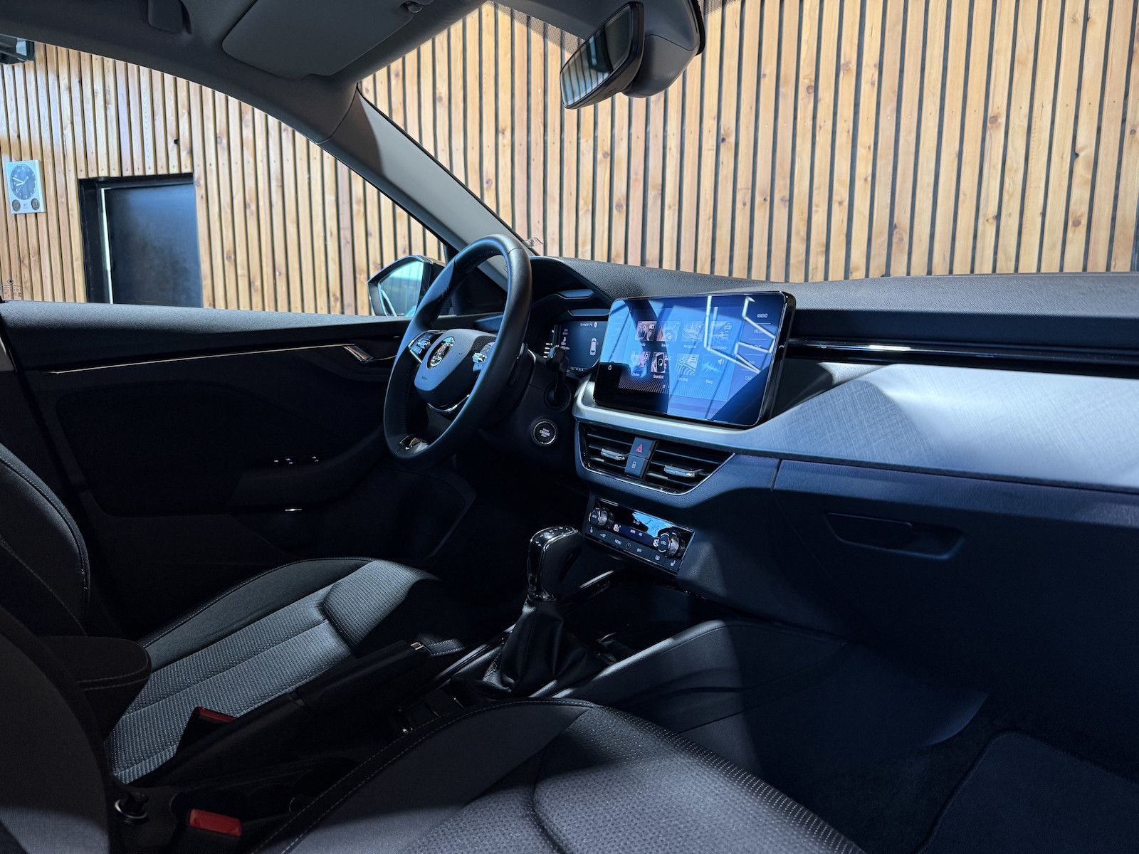 Fahrzeugabbildung SKODA Kamiq TSI Tour DSG *Navi*LED*Kam*Virtual*ACC*