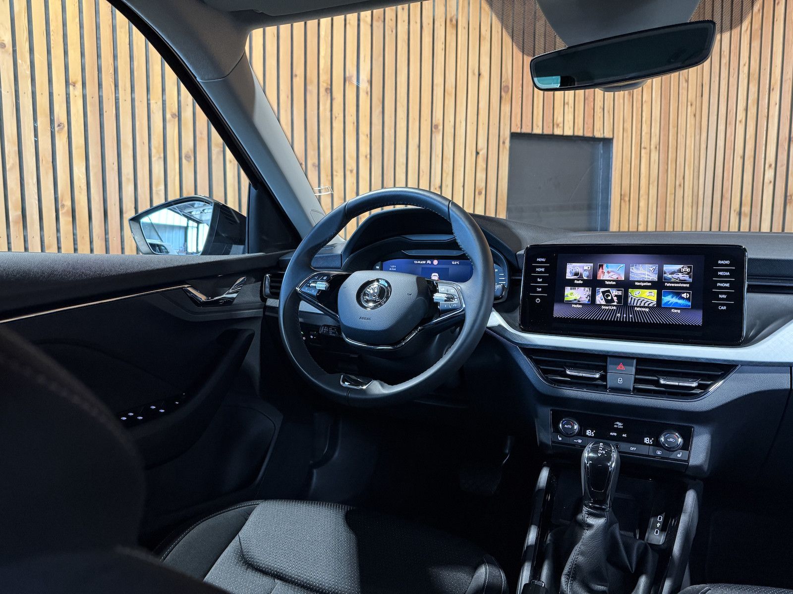 Fahrzeugabbildung SKODA Kamiq TSI Tour DSG *Navi*LED*Kam*Virtual*ACC*