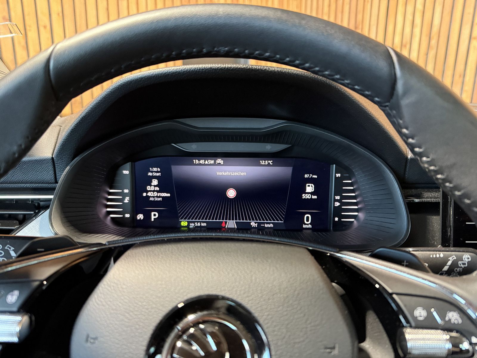 Fahrzeugabbildung SKODA Kamiq TSI Tour DSG *Navi*LED*Kam*Virtual*ACC*