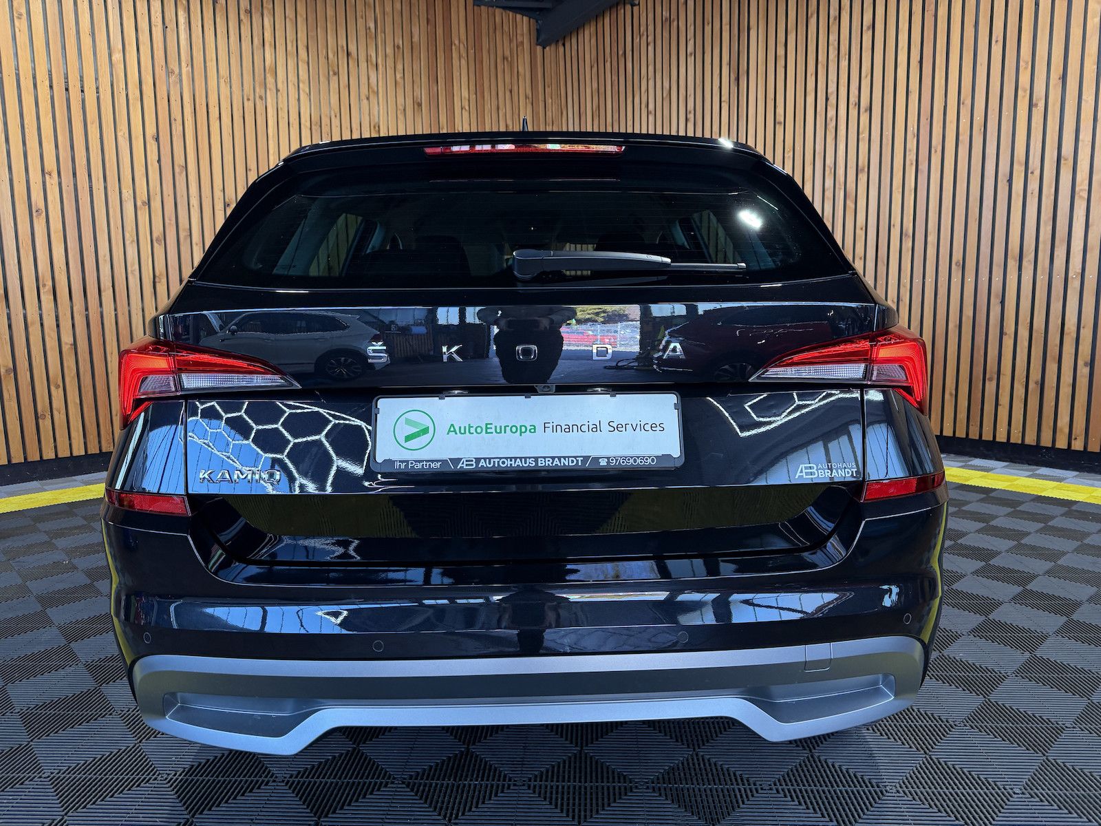 Fahrzeugabbildung SKODA Kamiq TSI Tour DSG *Navi*LED*Kam*Virtual*ACC*