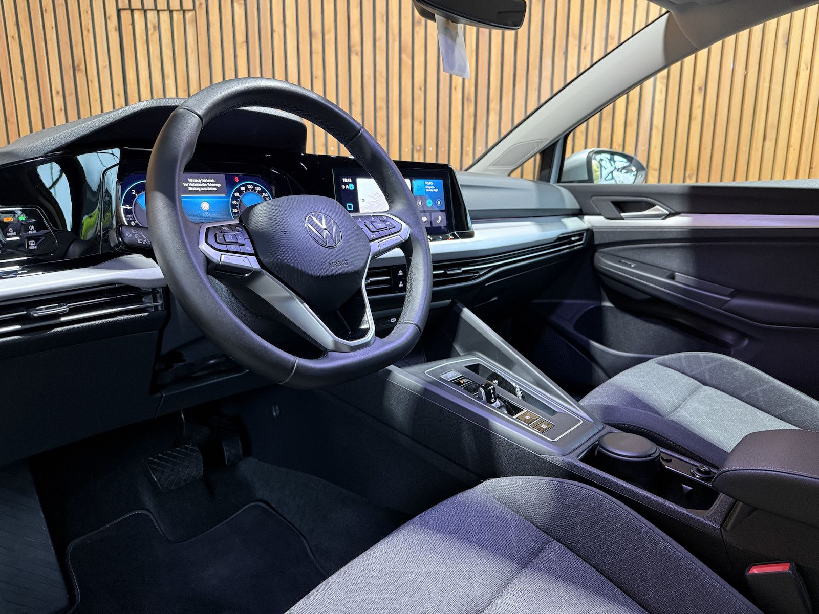 Fahrzeugabbildung Volkswagen Golf Variant 2,0 TDI DSG *Navi*ACC*LED*AHK*Kam*