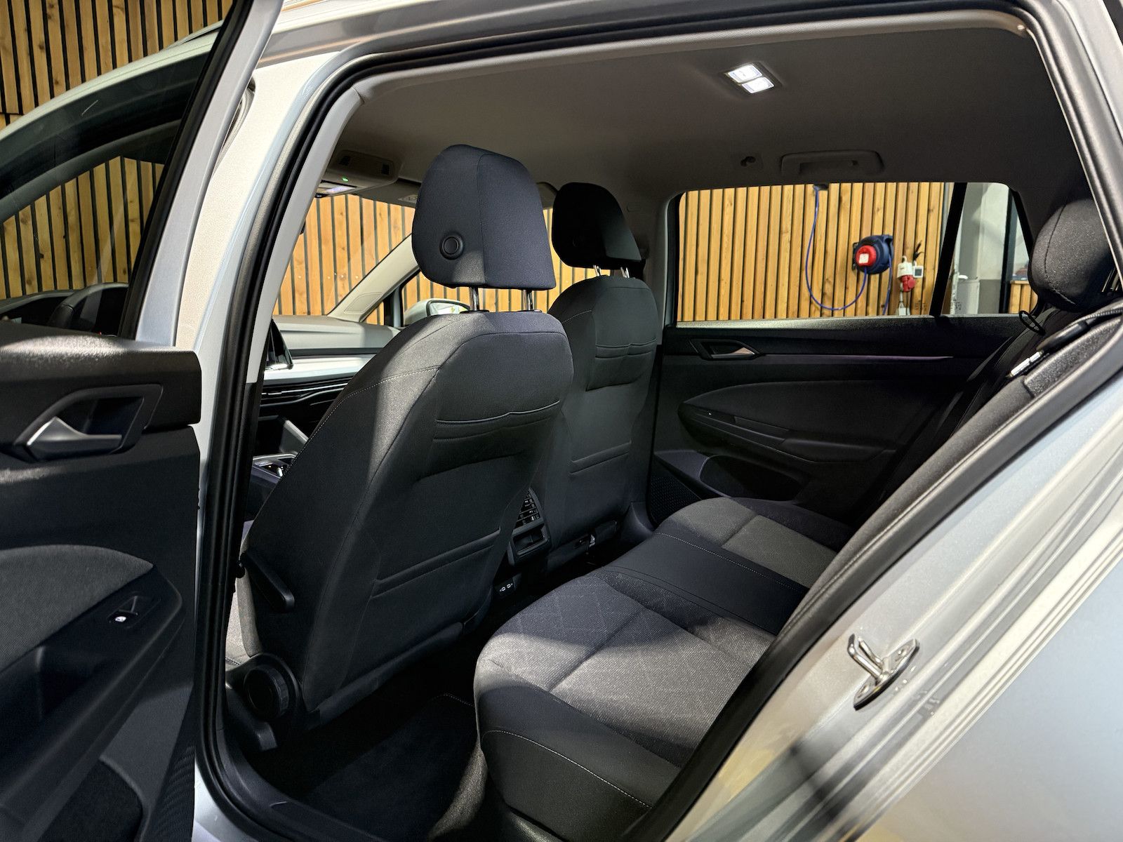 Fahrzeugabbildung Volkswagen Golf Variant 2,0 TDI DSG *Navi*ACC*LED*AHK*Kam*