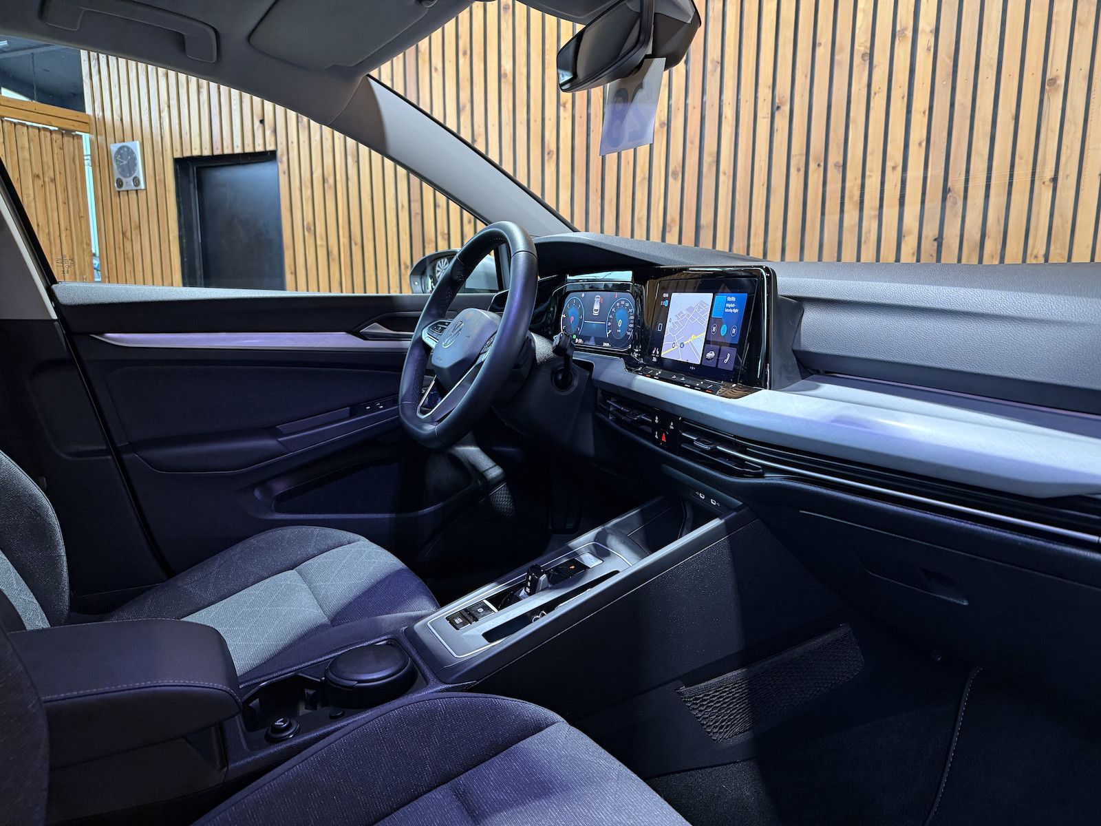 Fahrzeugabbildung Volkswagen Golf Variant 2,0 TDI DSG *Navi*ACC*LED*AHK*Kam*