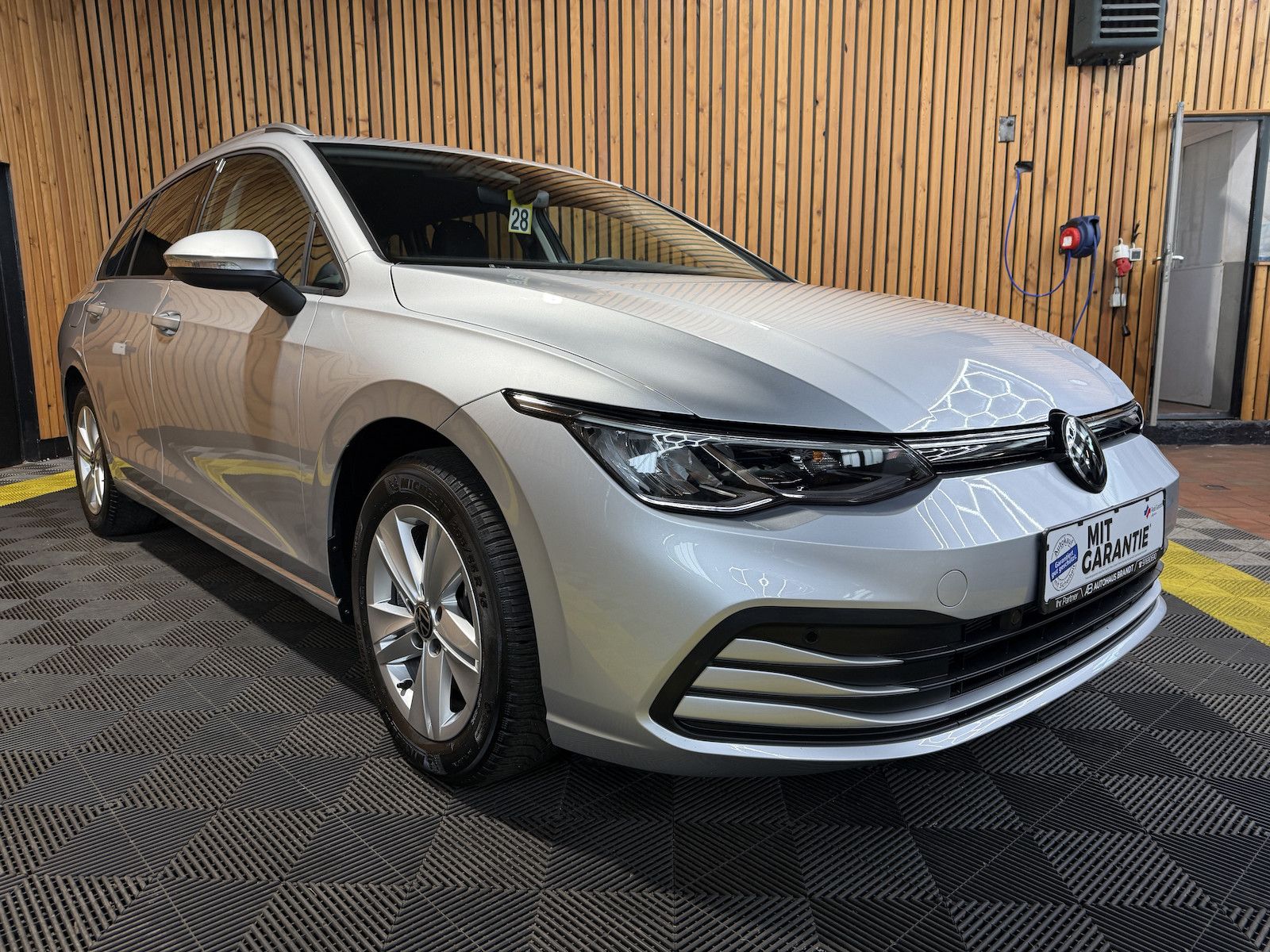 Fahrzeugabbildung Volkswagen Golf Variant 2,0 TDI DSG *Navi*ACC*LED*AHK*Kam*