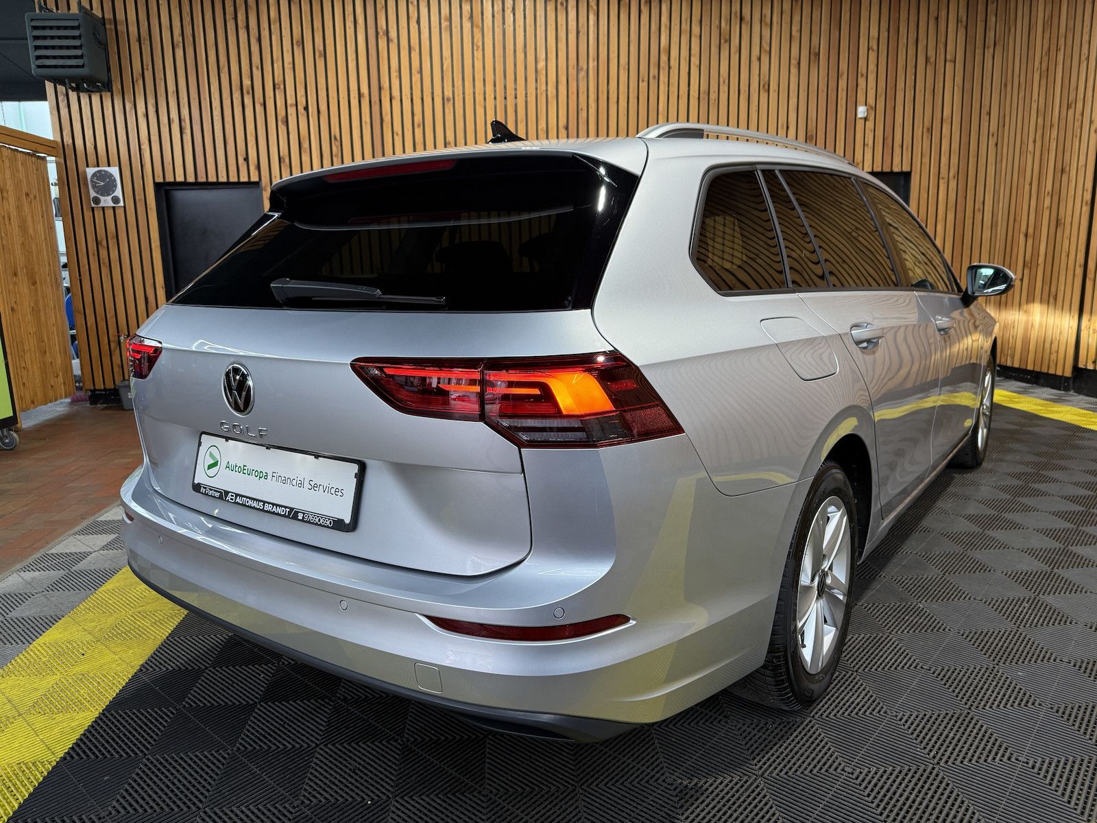Fahrzeugabbildung Volkswagen Golf Variant 2,0 TDI DSG *Navi*ACC*LED*AHK*Kam*