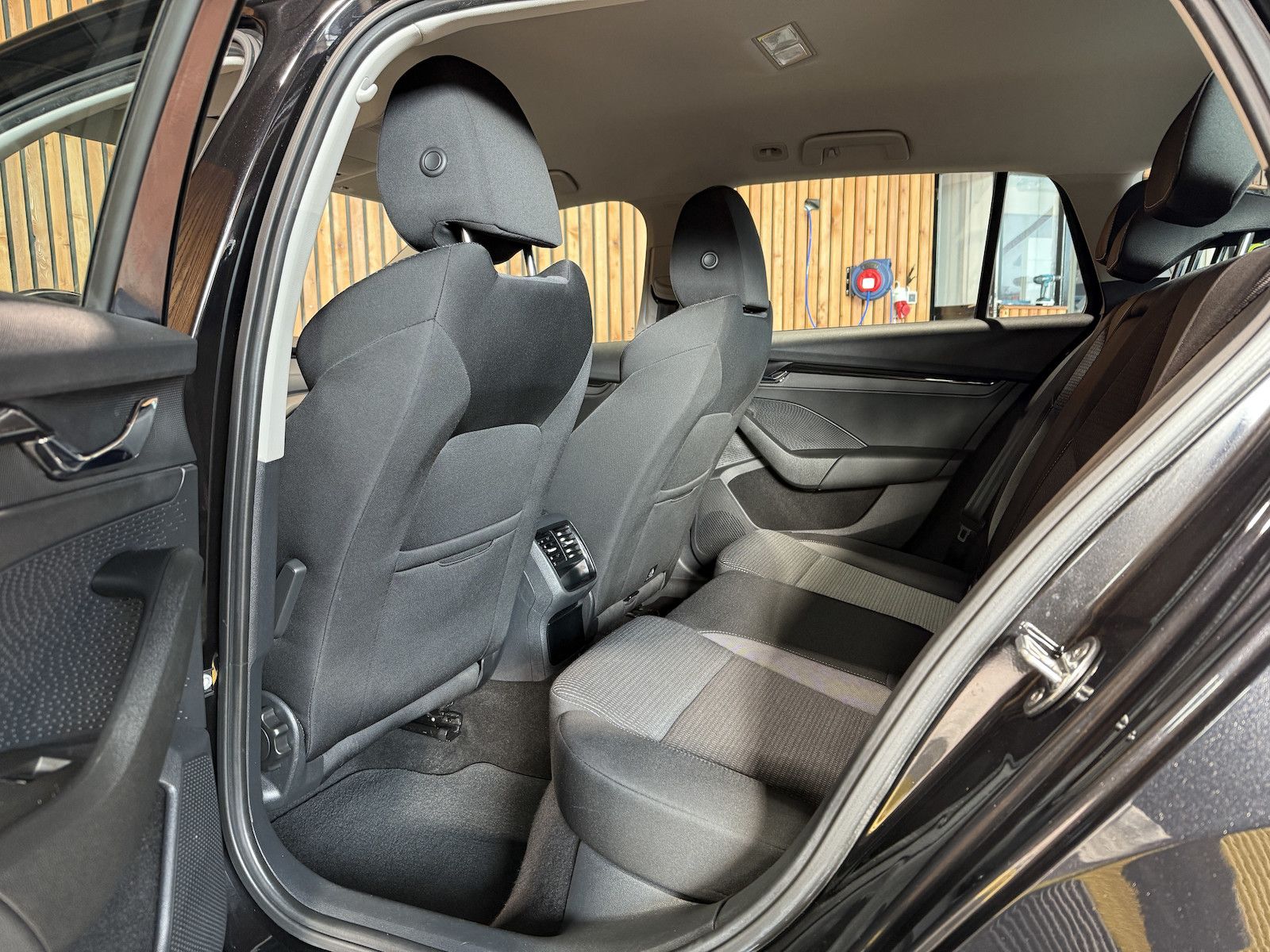 Fahrzeugabbildung SKODA Octavia Combi TSI *Navi*LED*Kessy*Virtual*Tempo*