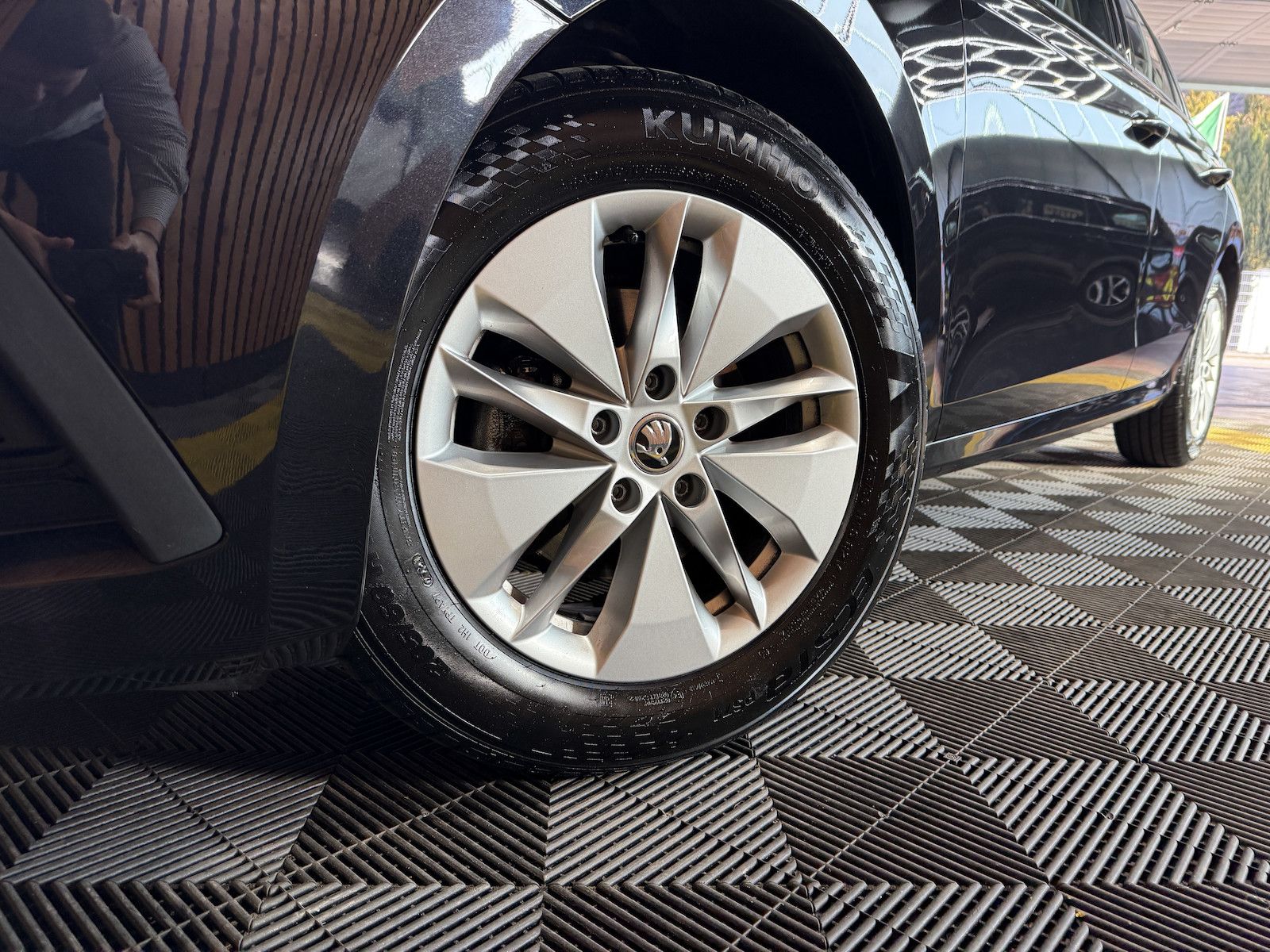 Fahrzeugabbildung SKODA Octavia Combi TSI *Navi*LED*Kessy*Virtual*Tempo*