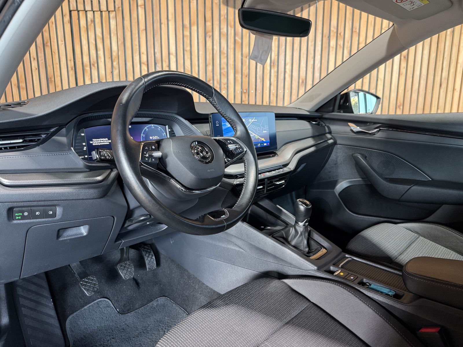 Fahrzeugabbildung SKODA Octavia Combi TSI *Navi*LED*Kessy*Virtual*Tempo*