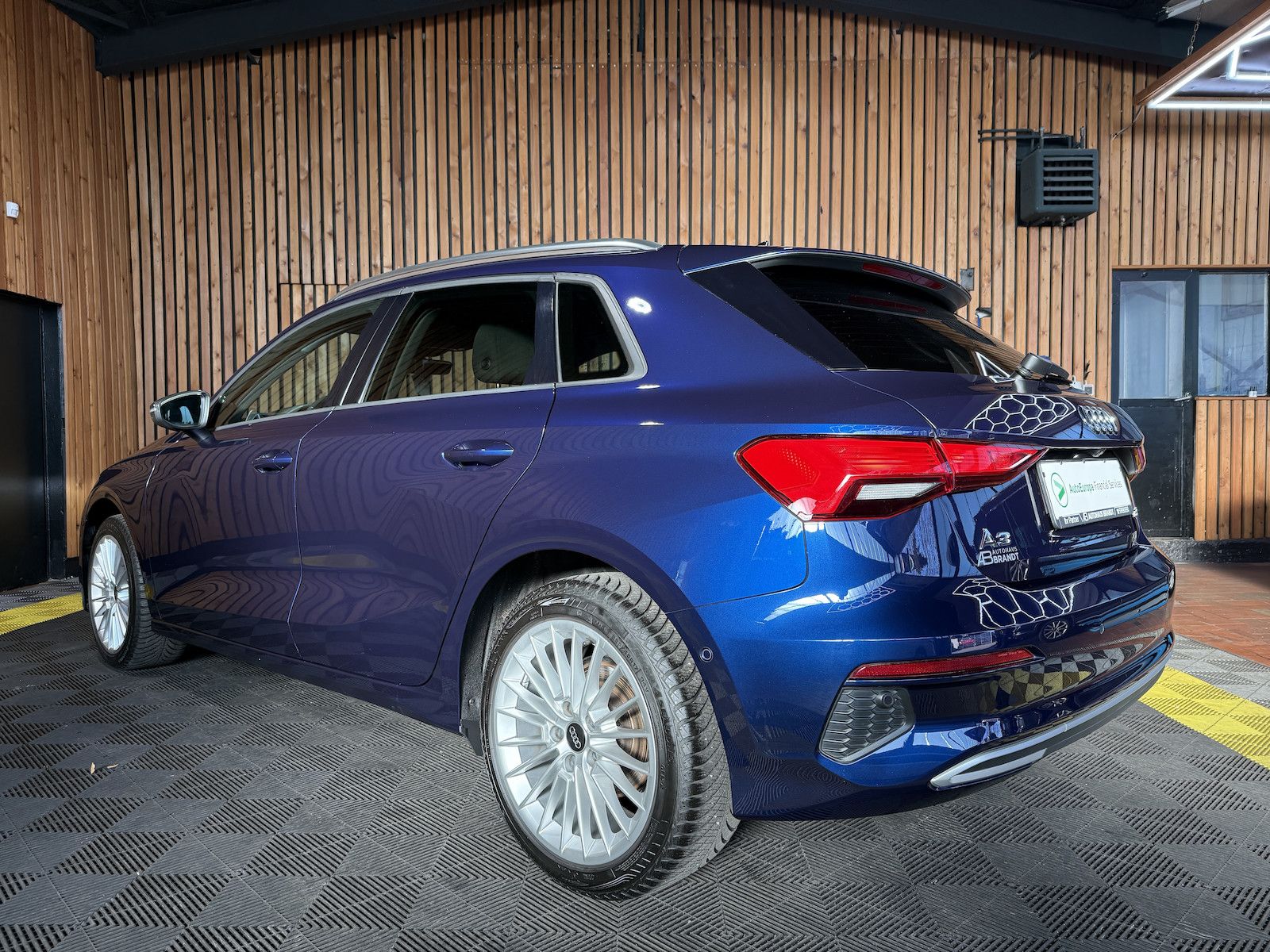 Fahrzeugabbildung Audi A3 Sportback advanced TDI *Navi*LED*Kam*Virtual*