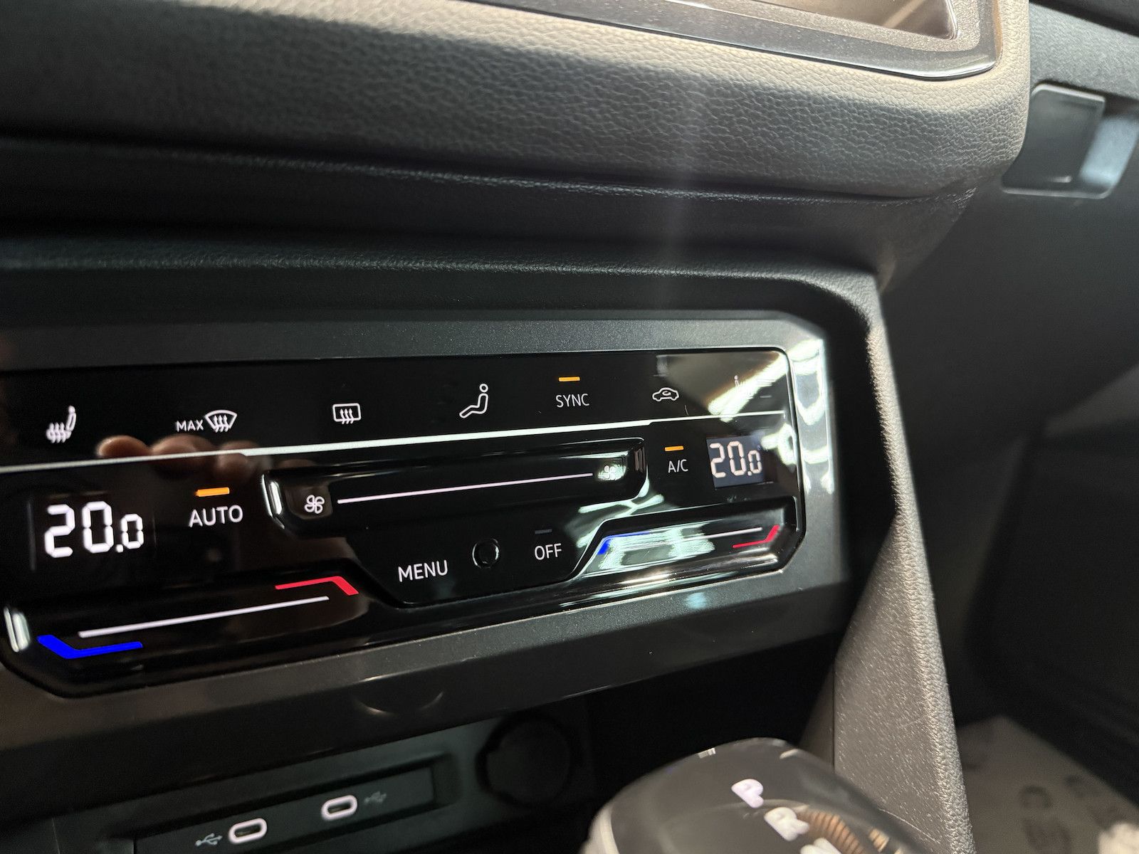 Fahrzeugabbildung Volkswagen Tiguan 2,0 TDI R-Line DSG *Navi*ACC*Kam*LED*Virt