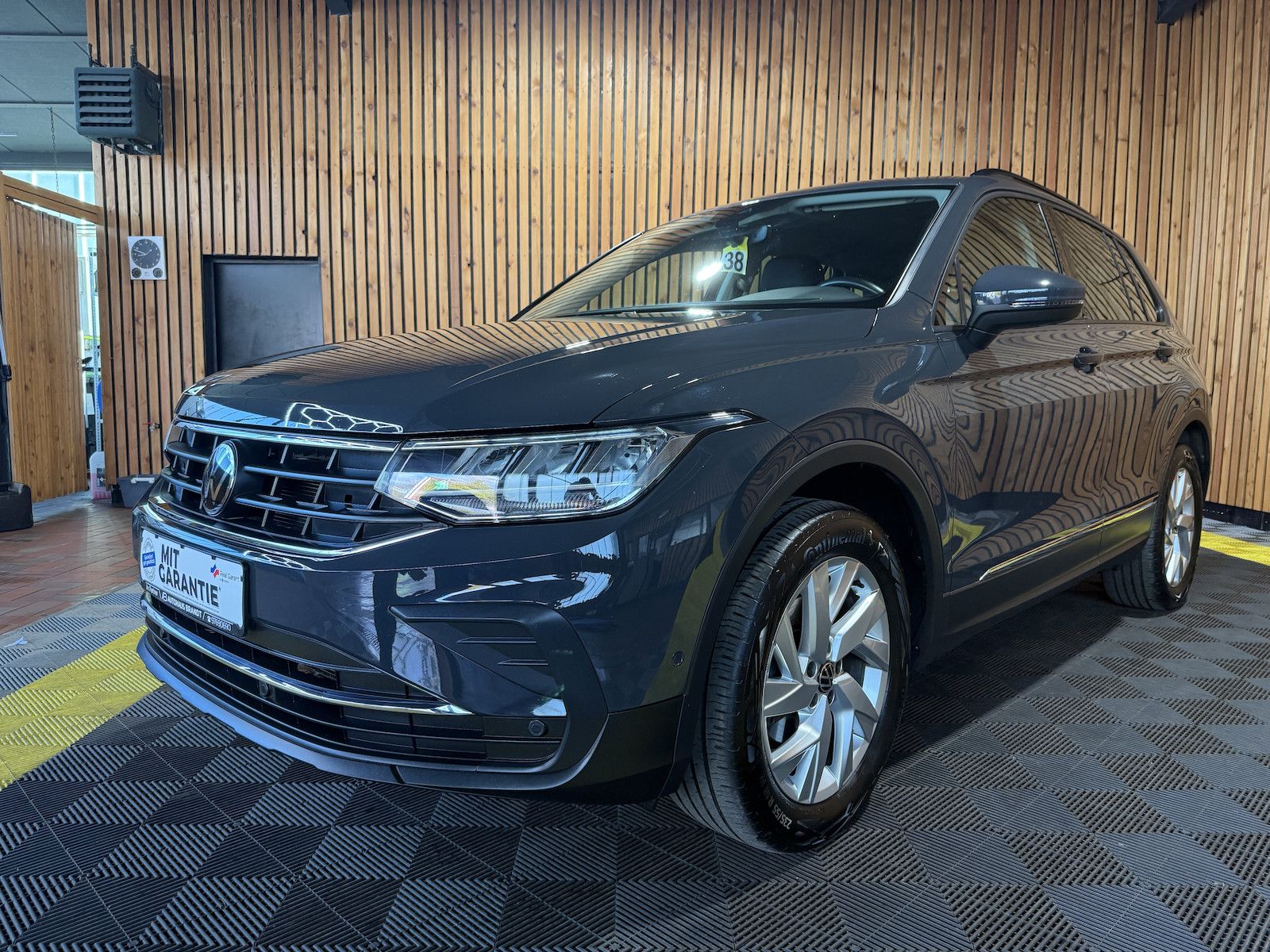 Volkswagen Tiguan 2,0 TDI 4Motion DSG *Navi*ACC*Kam*LED*AHK