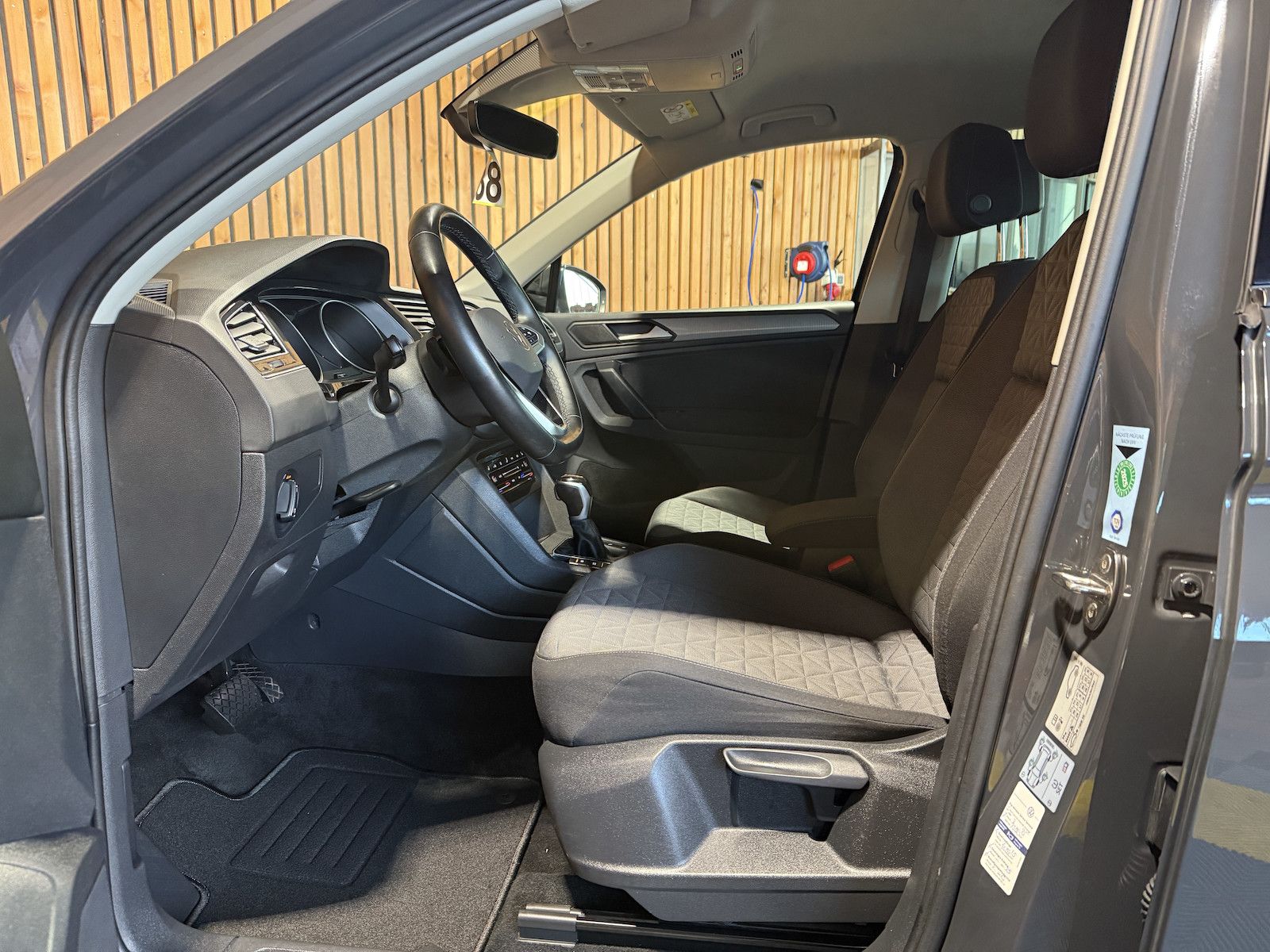 Fahrzeugabbildung Volkswagen Tiguan 2,0 TDI 4Motion DSG *Navi*ACC*Kam*LED*AHK